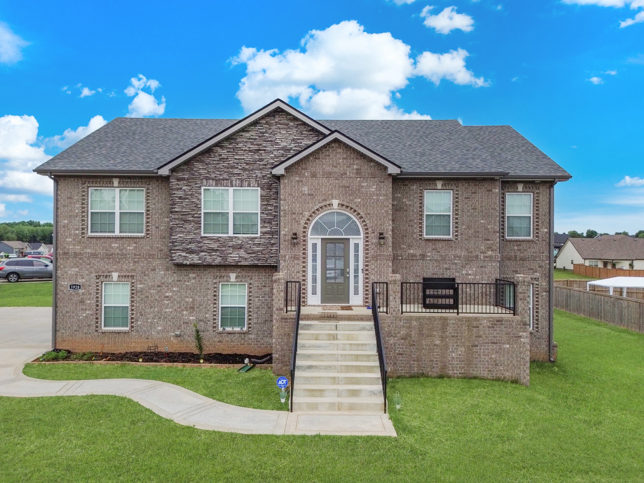 1928 Sydney Louise Dr