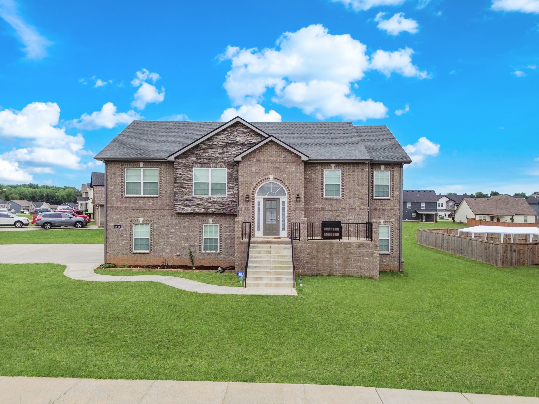 1928 Sydney Louise Dr