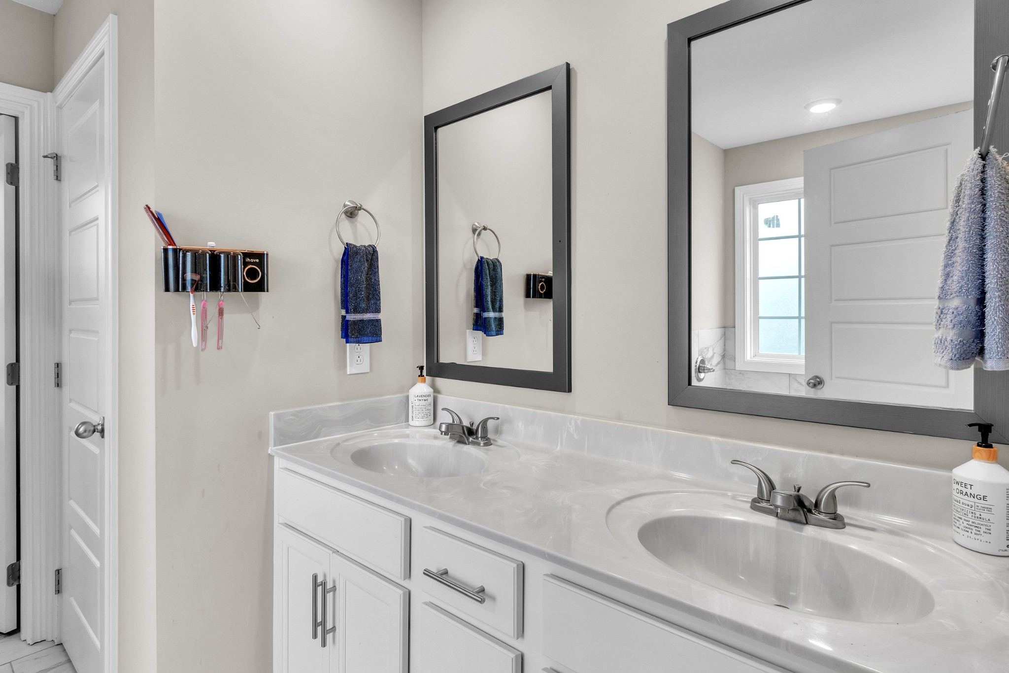 1928 Sydney Louise Dr