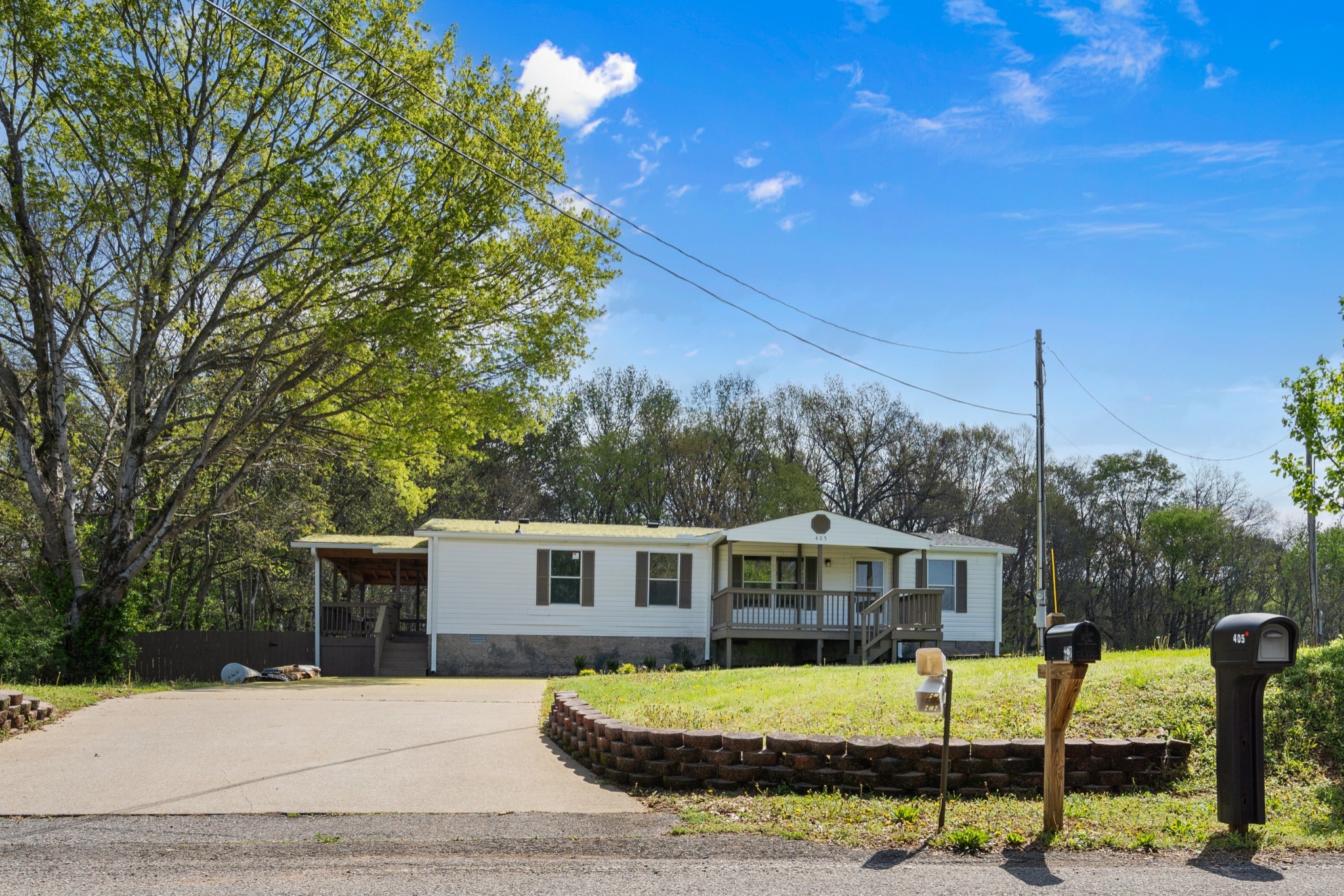 405 Briarwood Rd