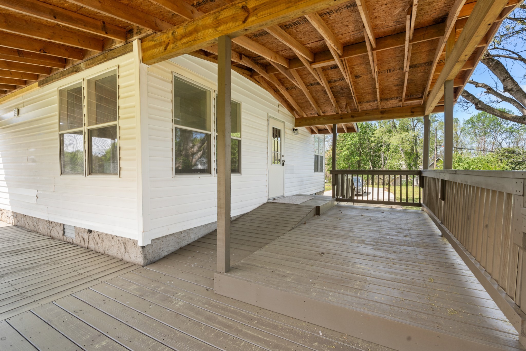 405 Briarwood Rd
