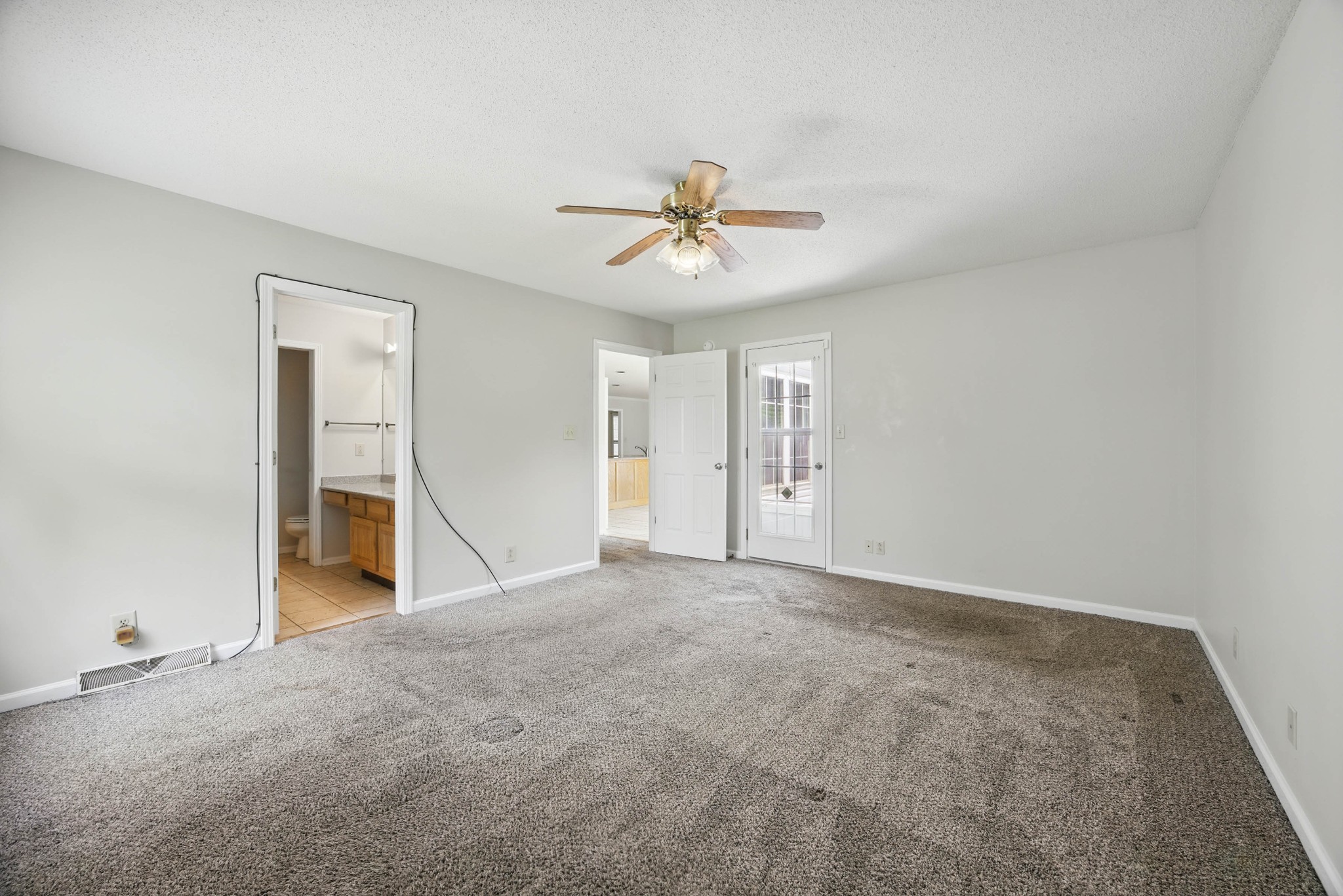 1158 THORNBERRY DRIVE