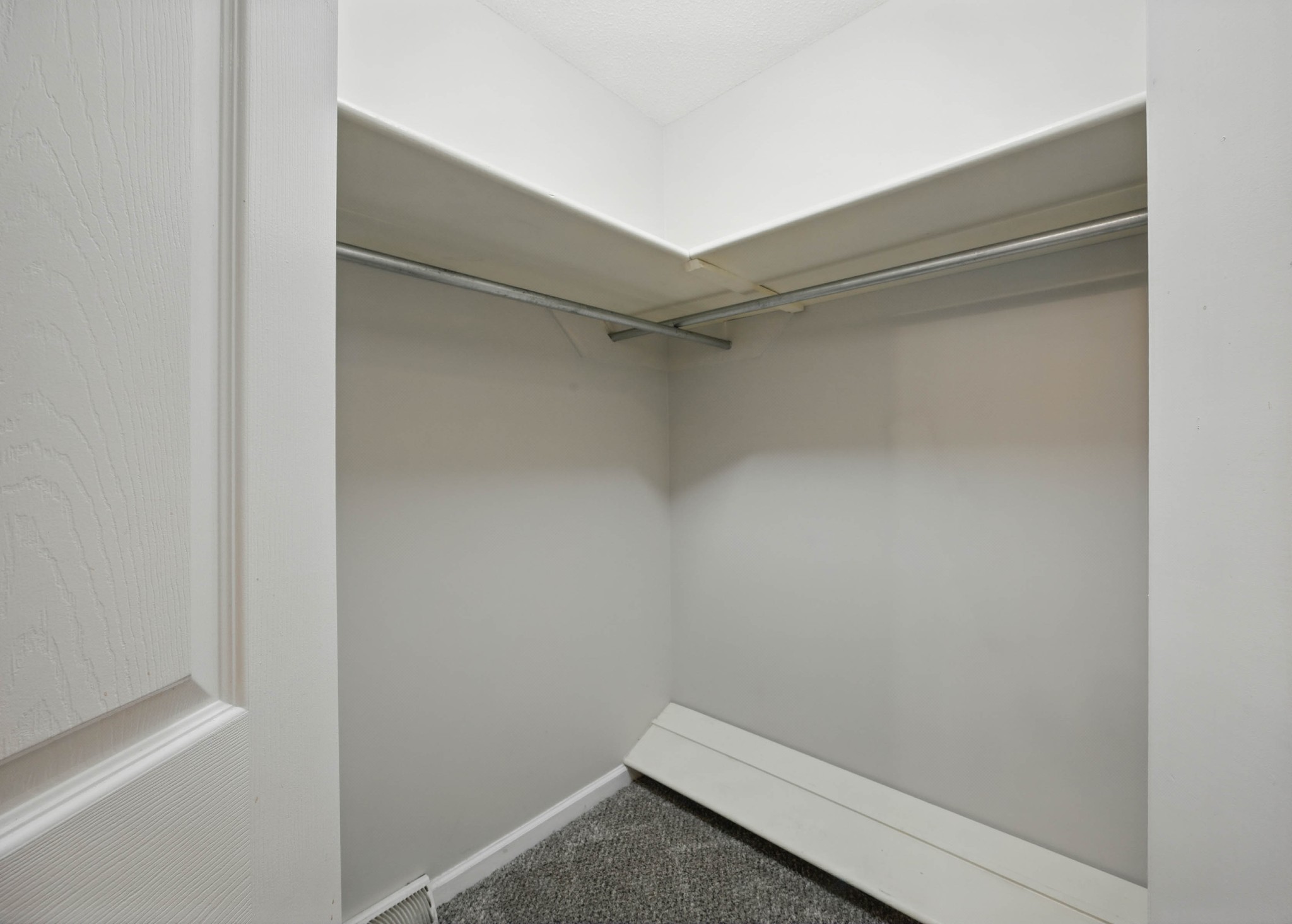 1158 THORNBERRY DRIVE