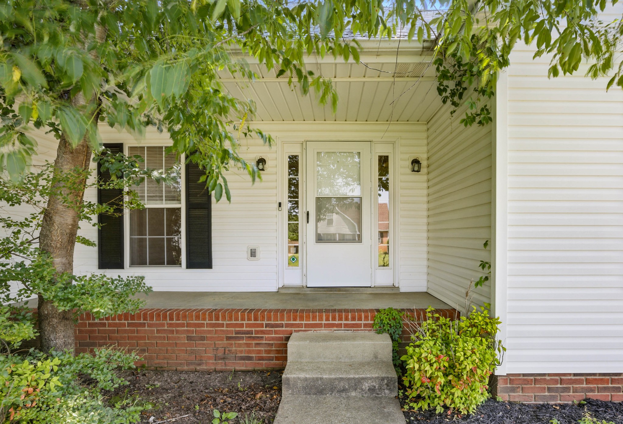 1158 THORNBERRY DRIVE