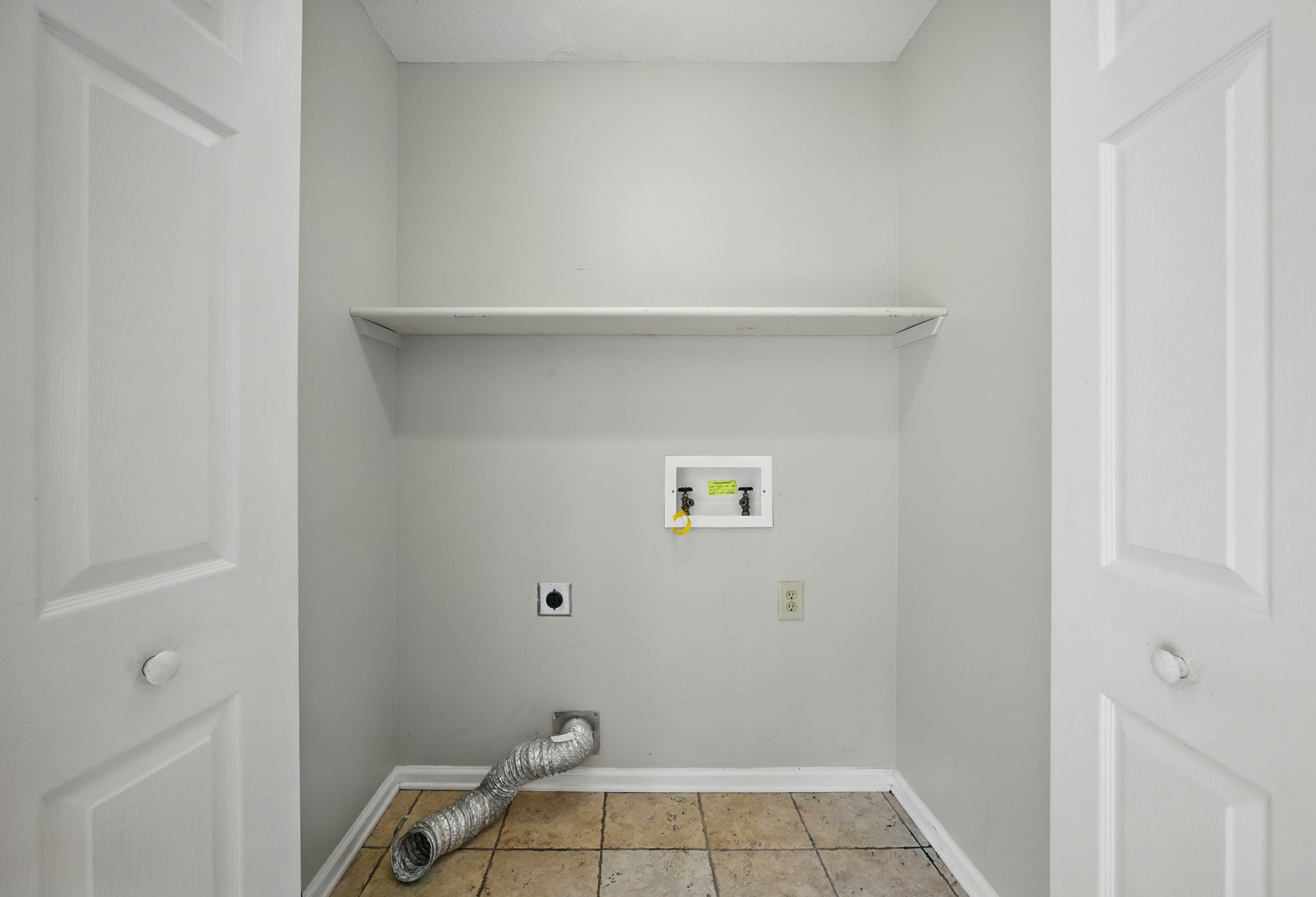 1158 THORNBERRY DRIVE