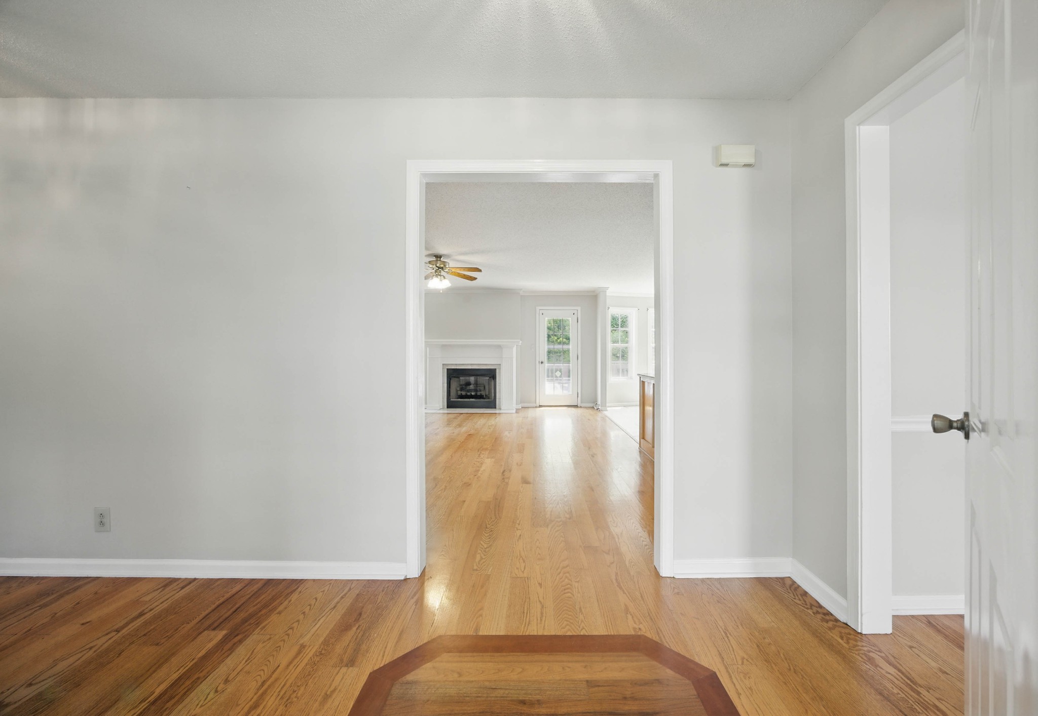 1158 THORNBERRY DRIVE