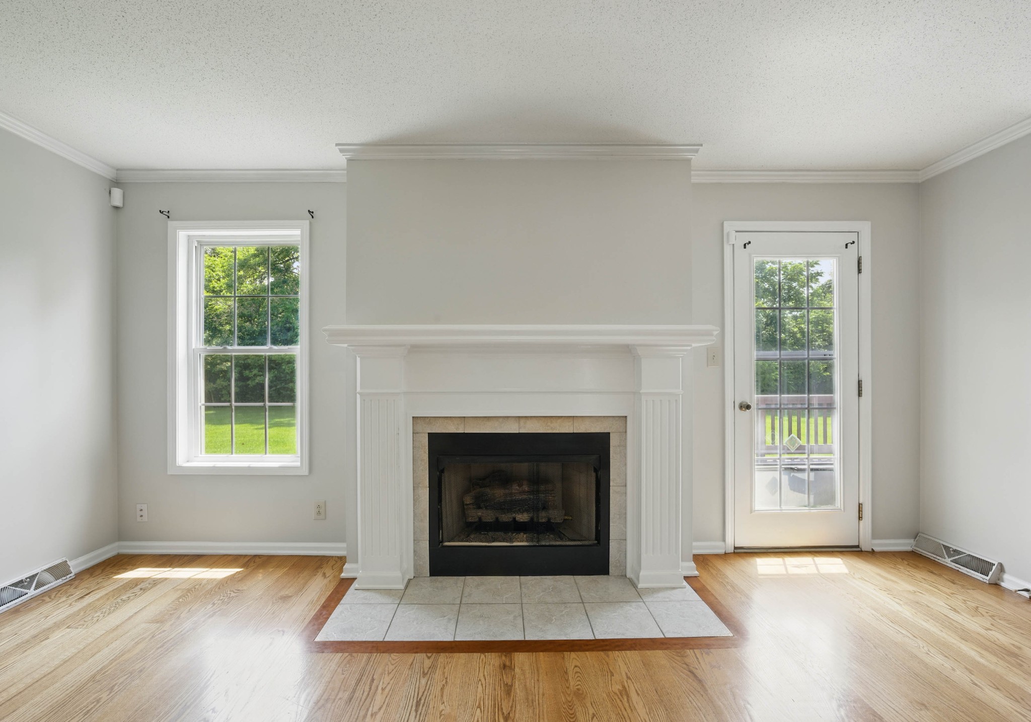 1158 THORNBERRY DRIVE