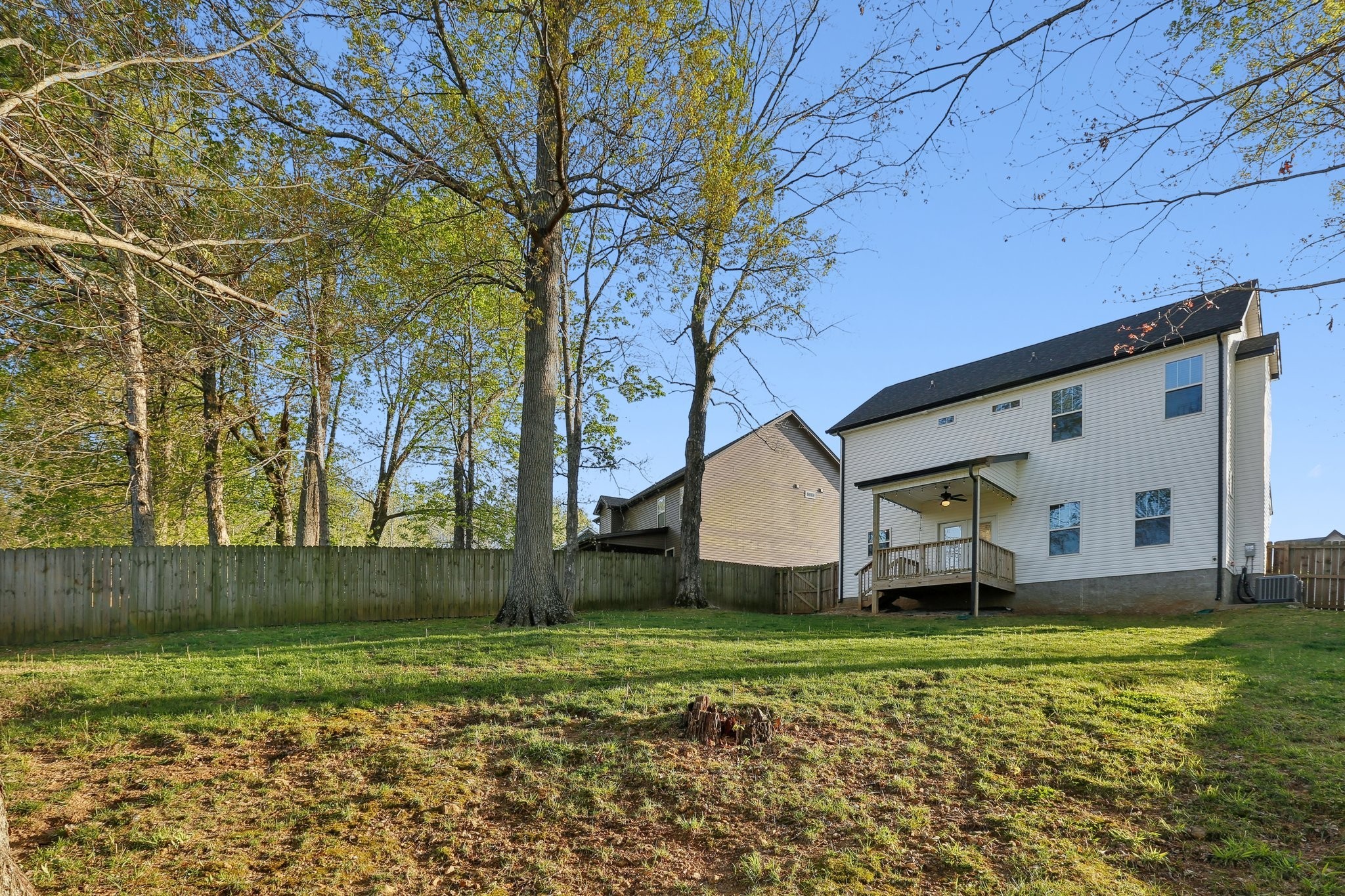1083 Fuji Ln