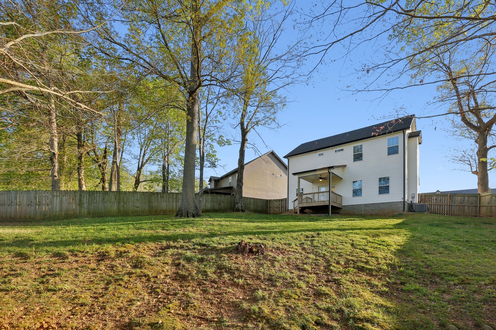 1083 Fuji Ln