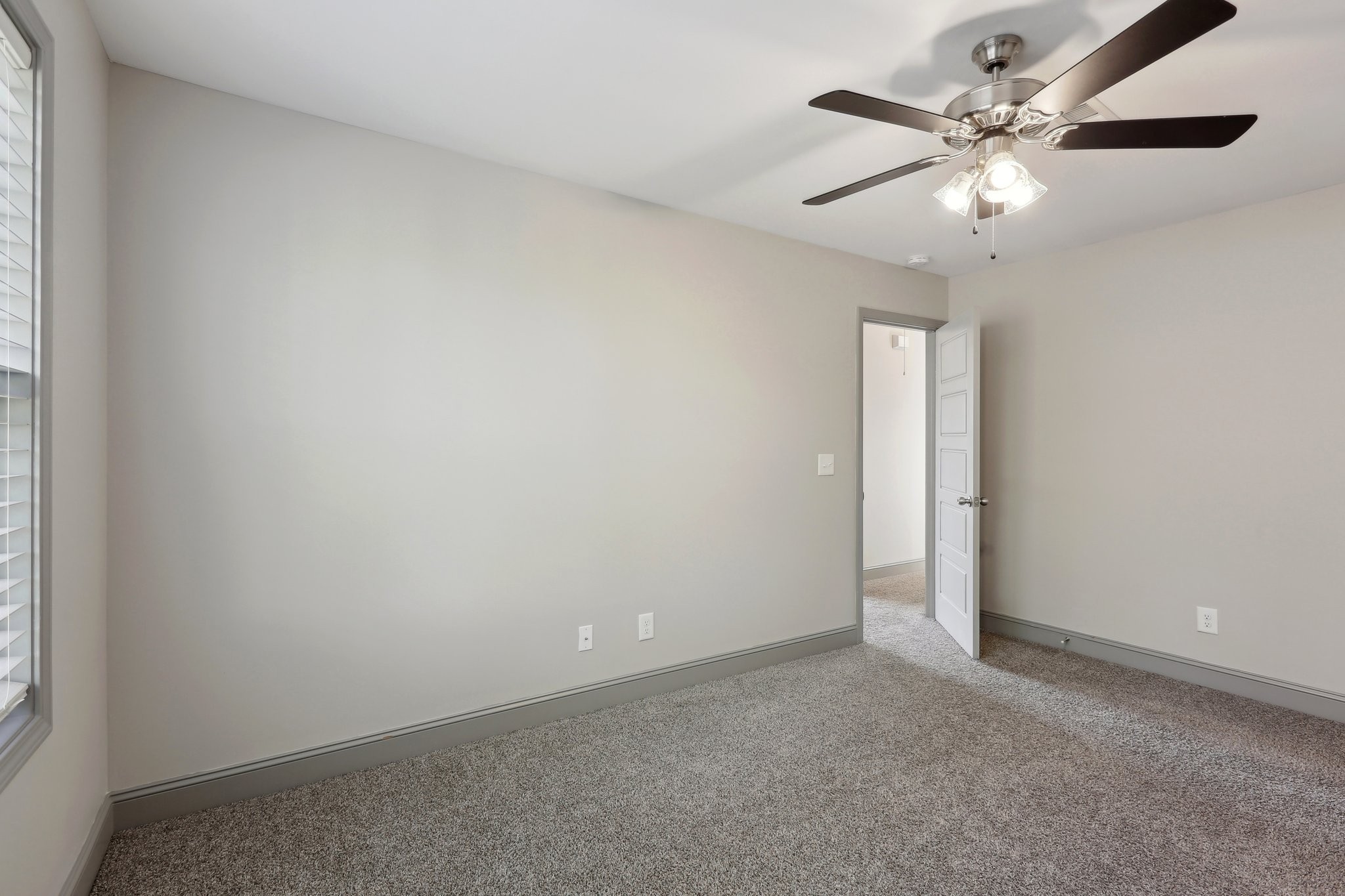 1083 Fuji Ln
