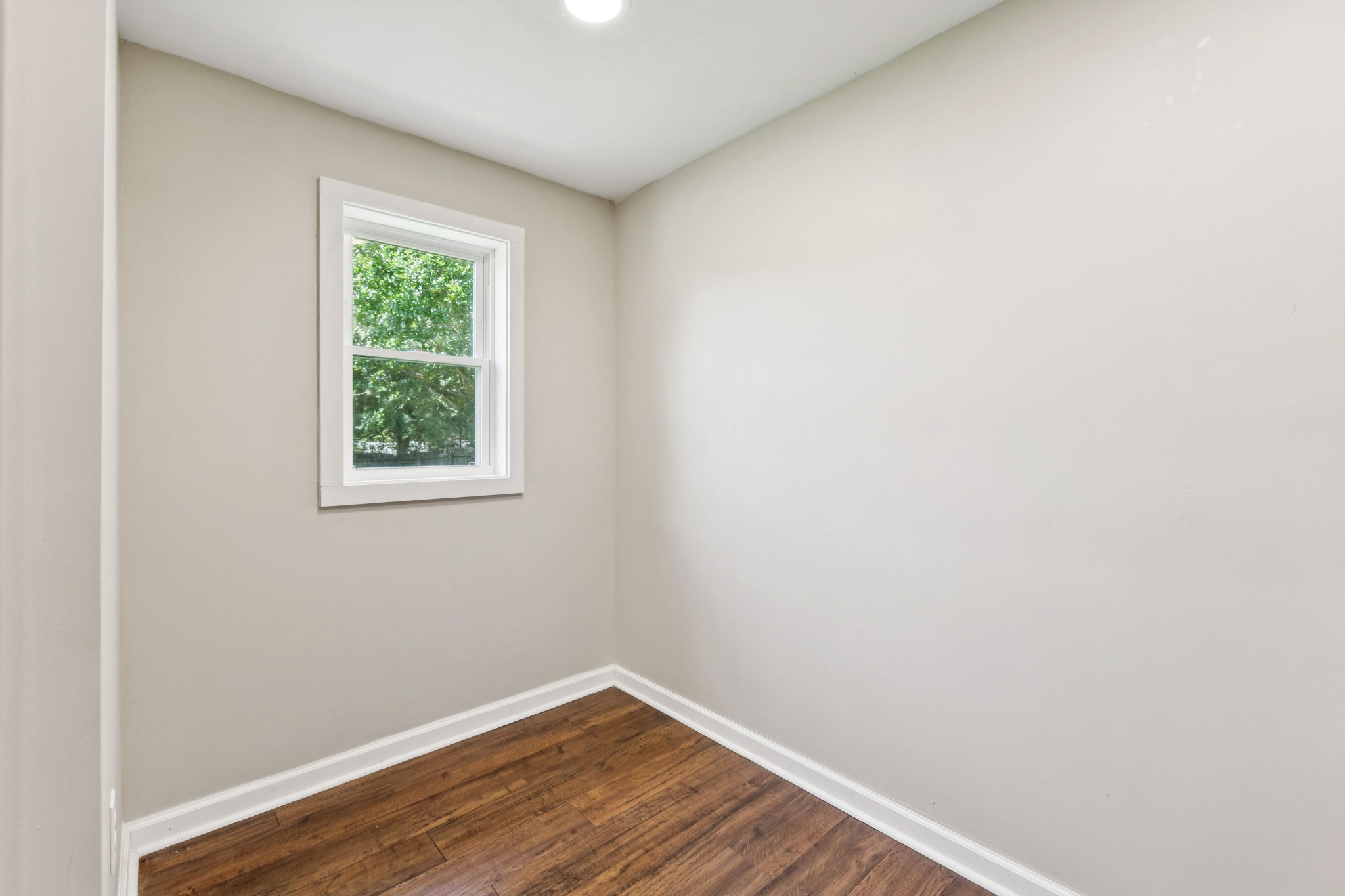 353 Greenleaf Ln