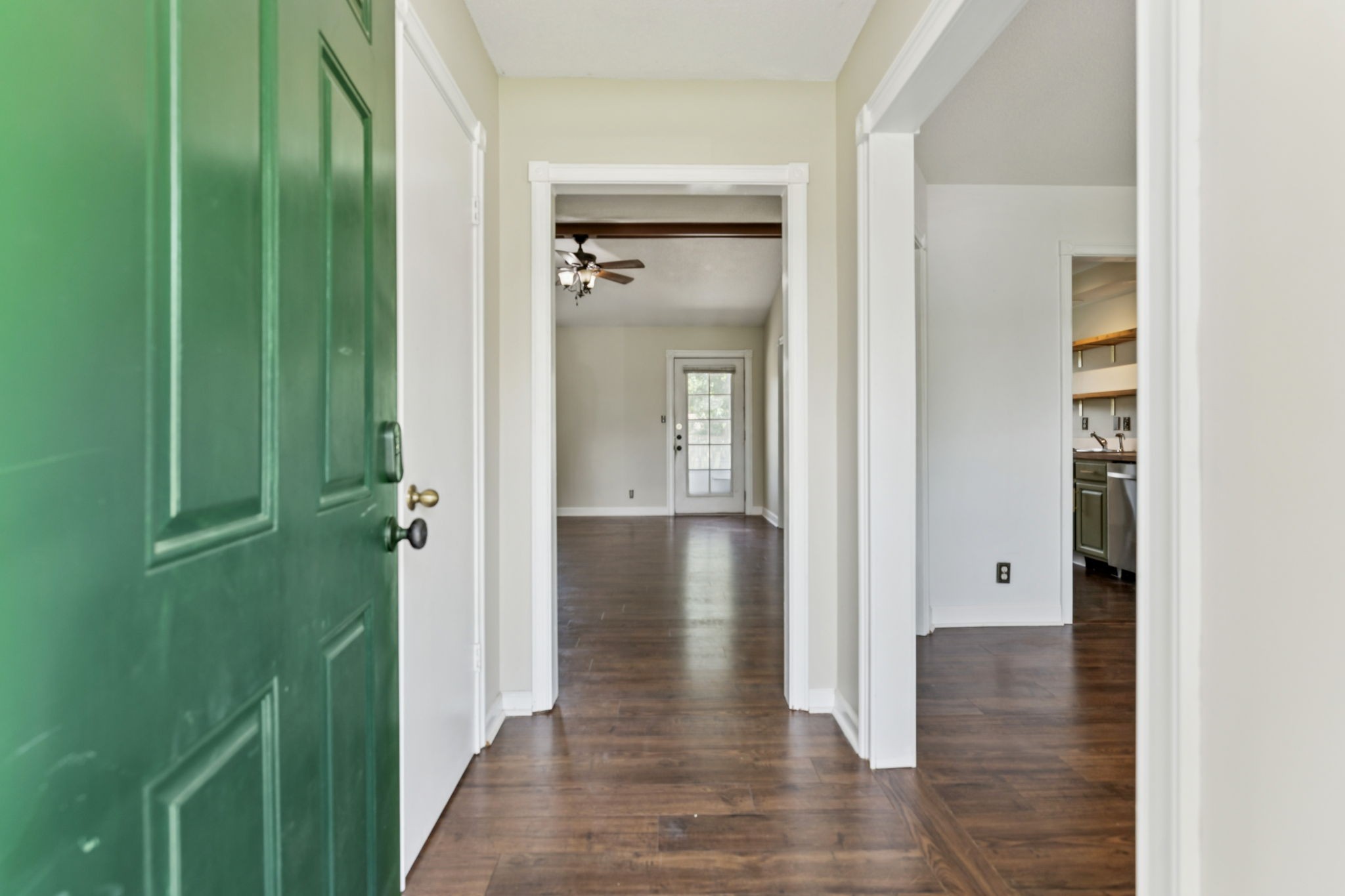 353 Greenleaf Ln