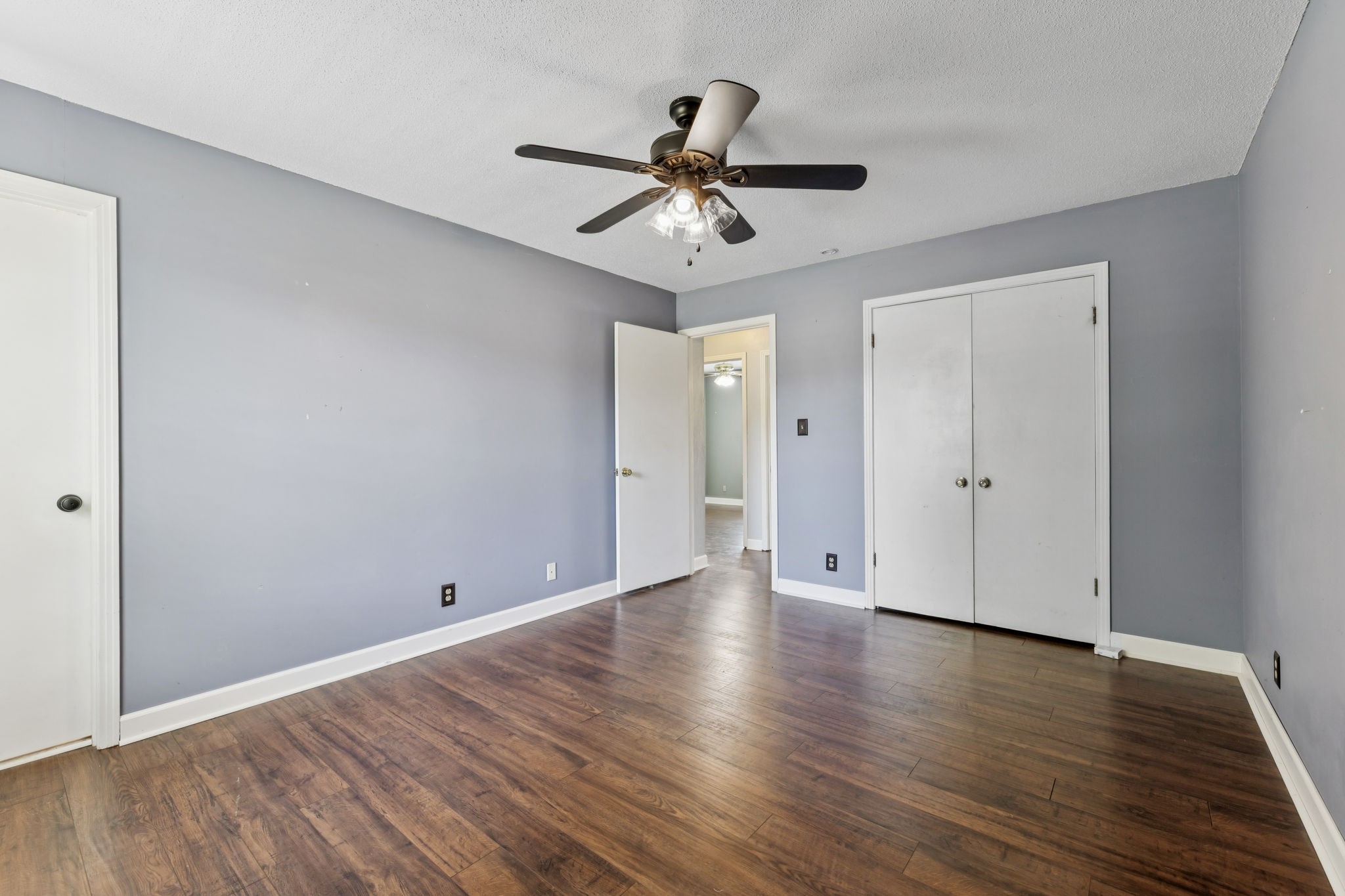 353 Greenleaf Ln