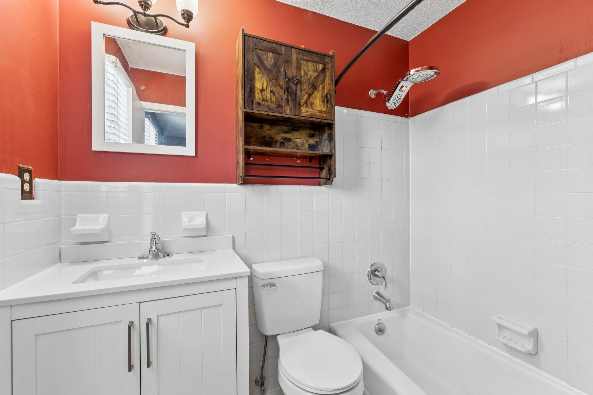 353 Greenleaf Ln