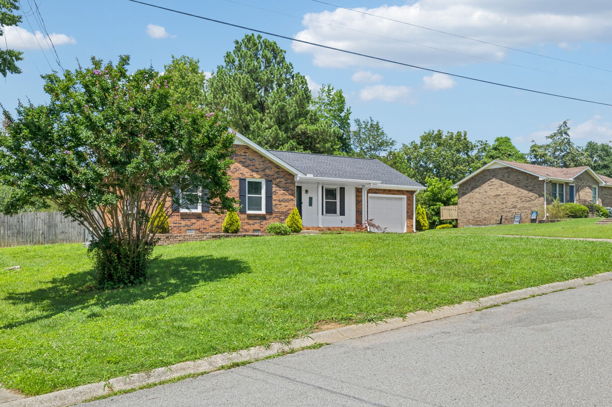 353 Greenleaf Ln