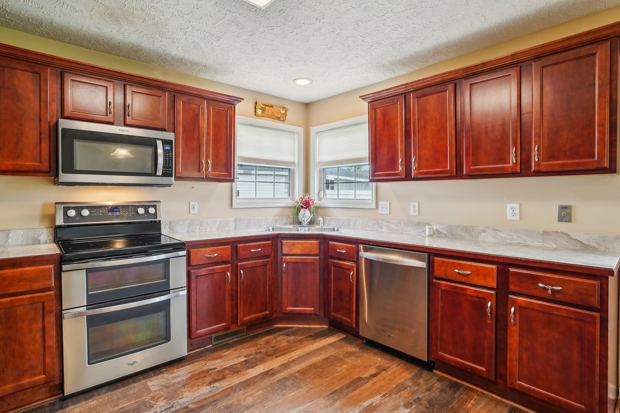 754 McClain Dr