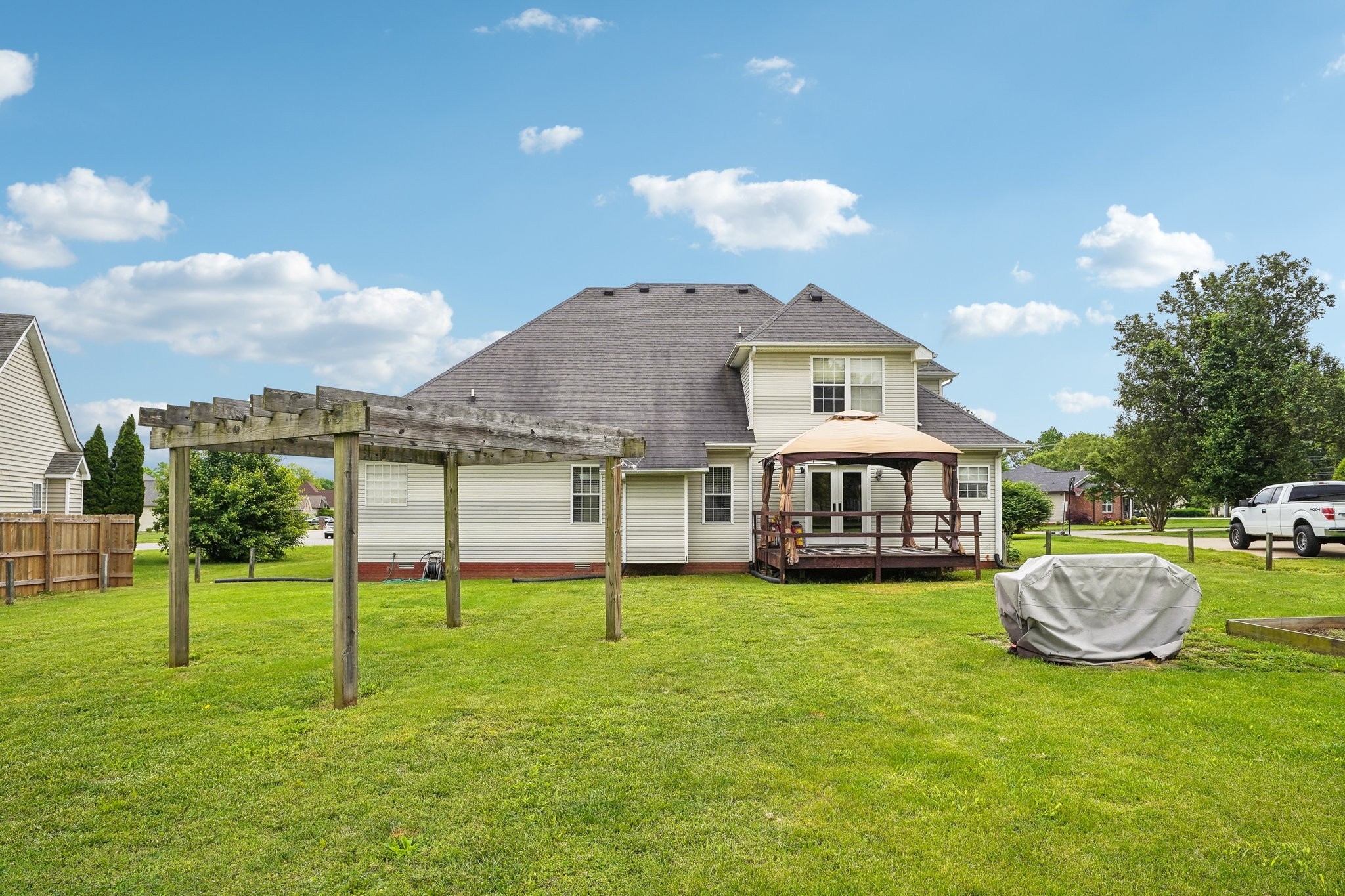 754 McClain Dr