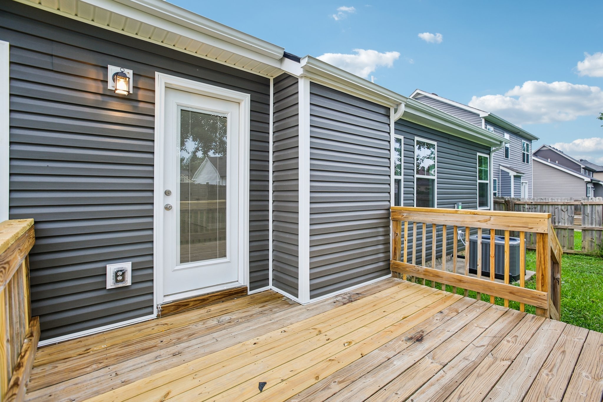522 Sourwood Dr