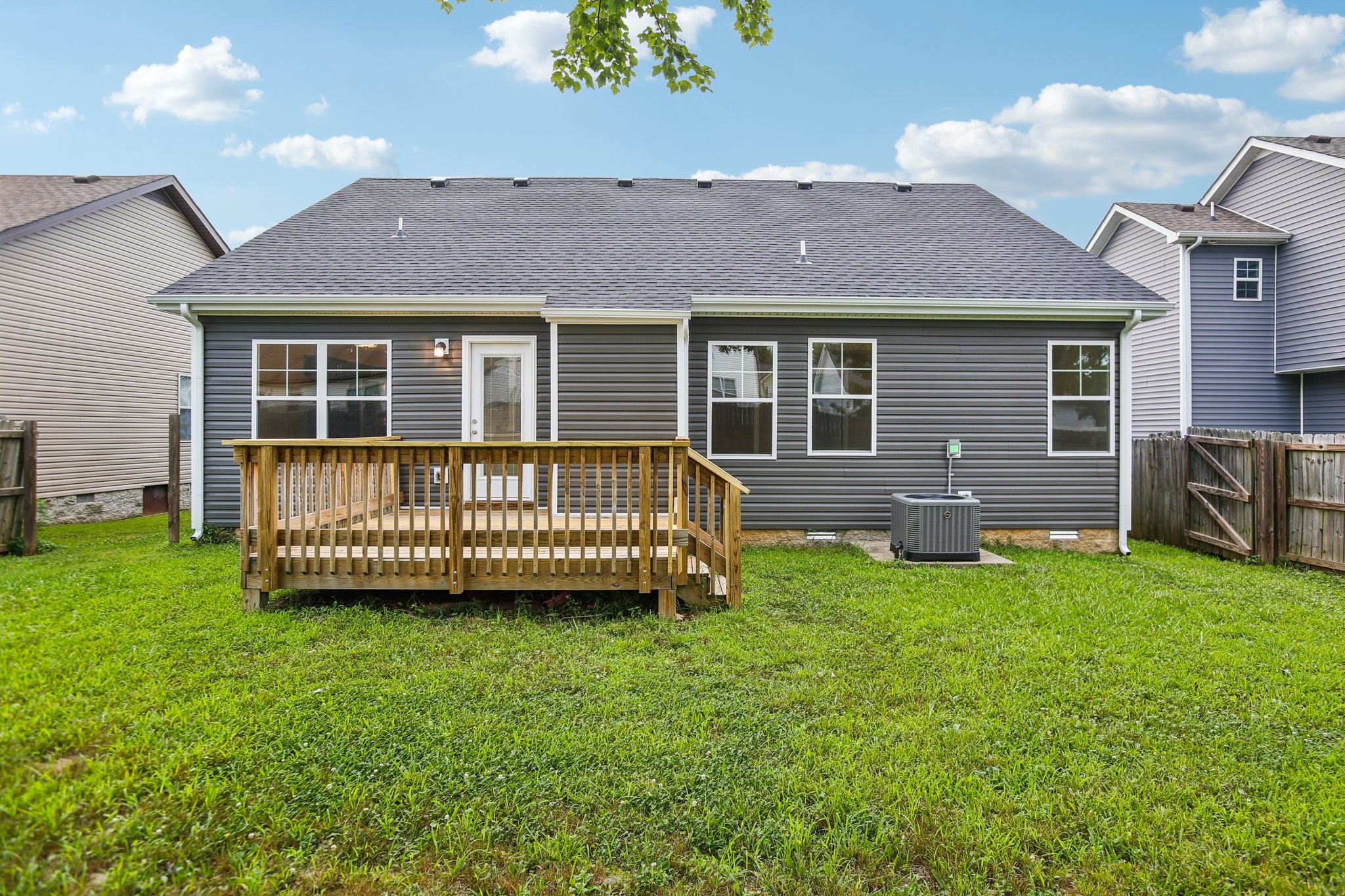 522 Sourwood Dr