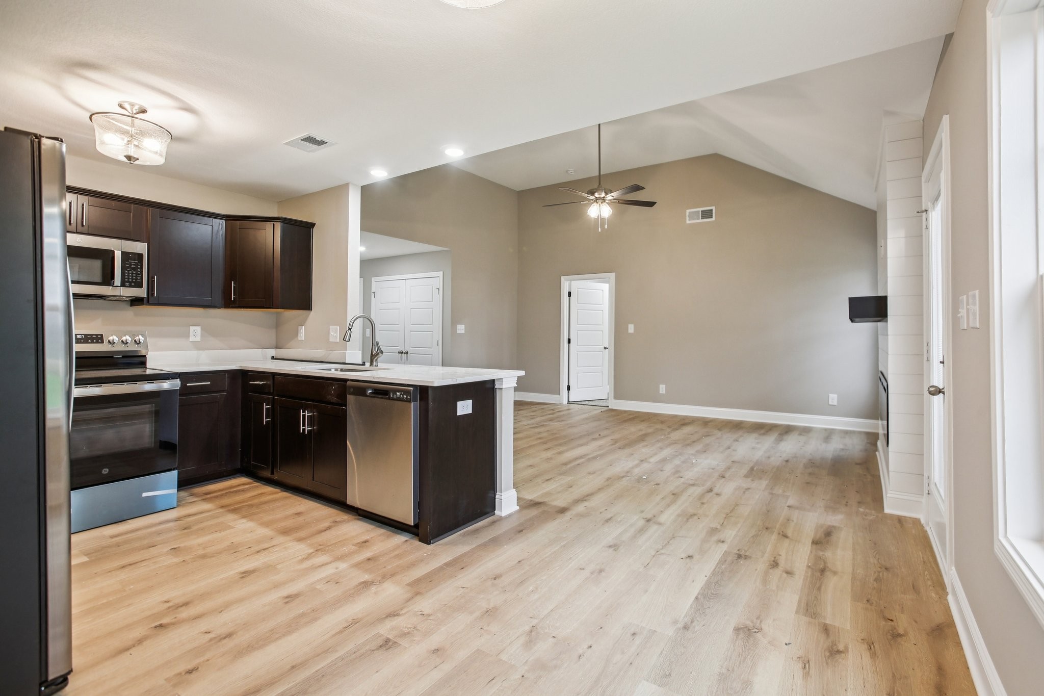 522 Sourwood Dr