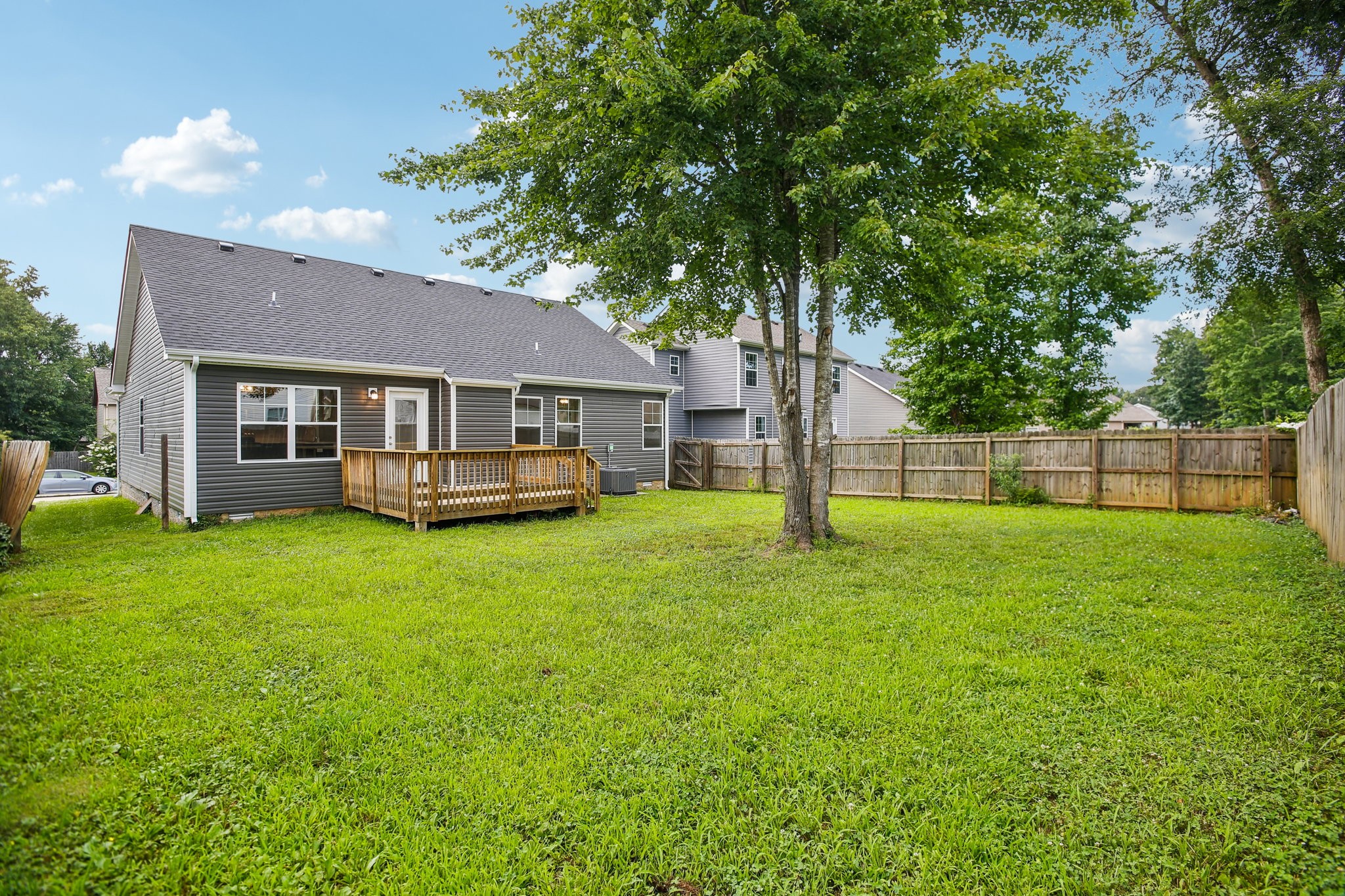 522 Sourwood Dr