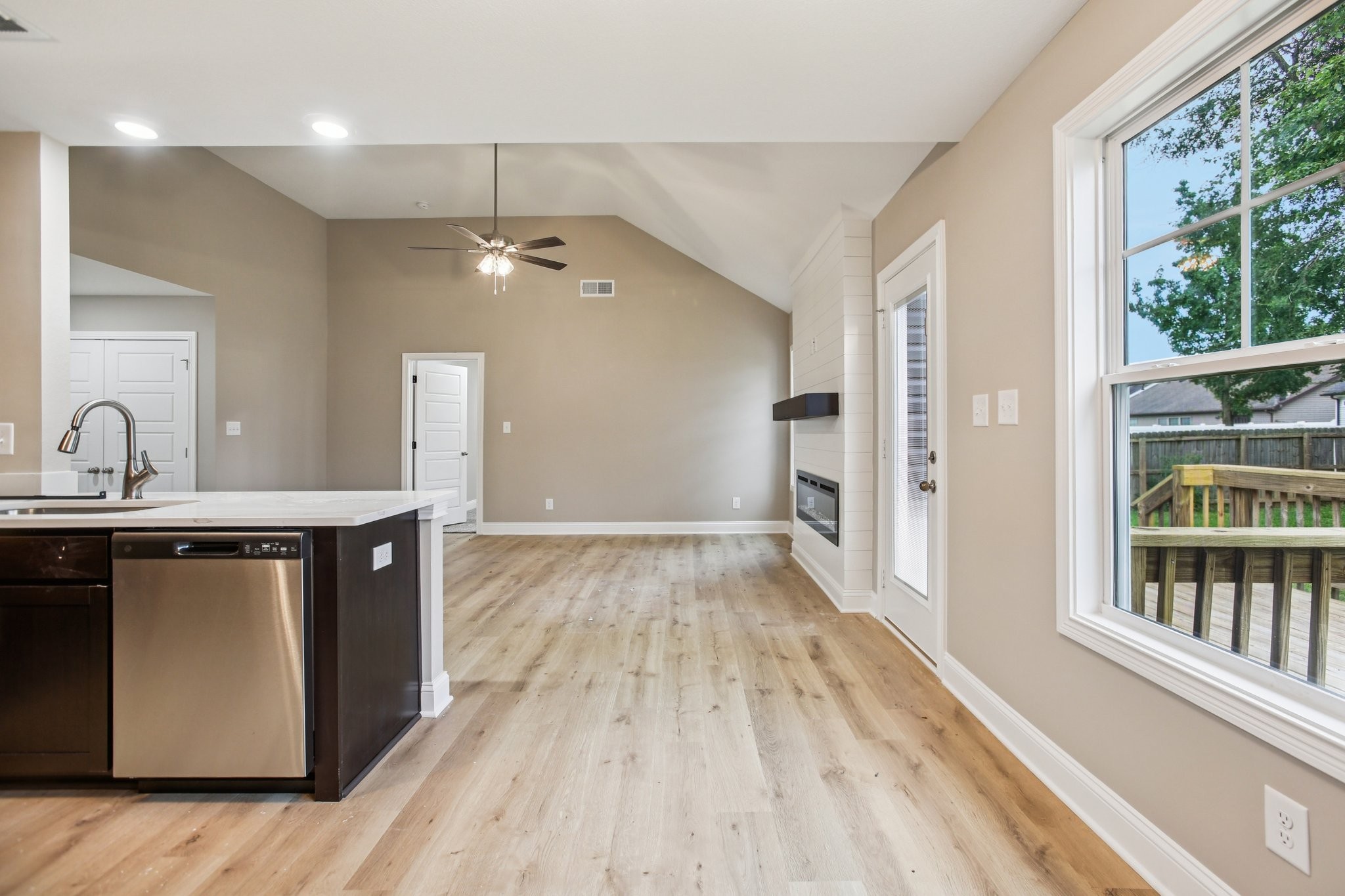 522 Sourwood Dr