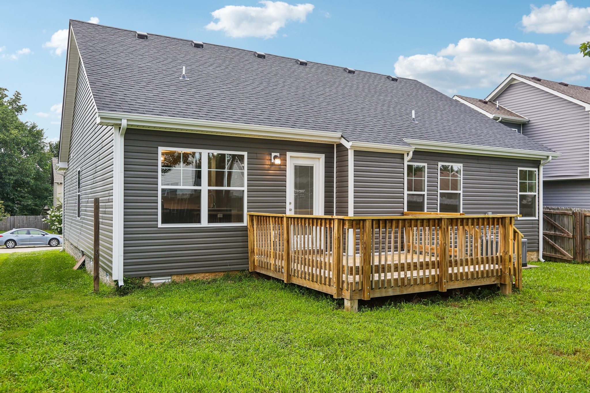 522 Sourwood Dr