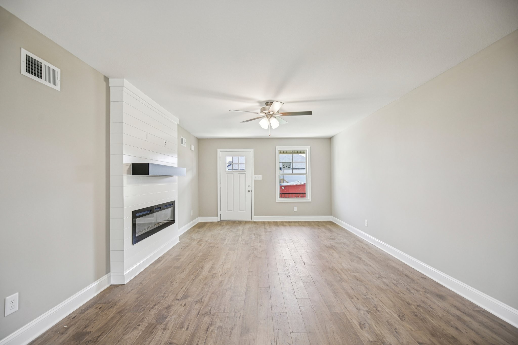 737 Carrillo Dr