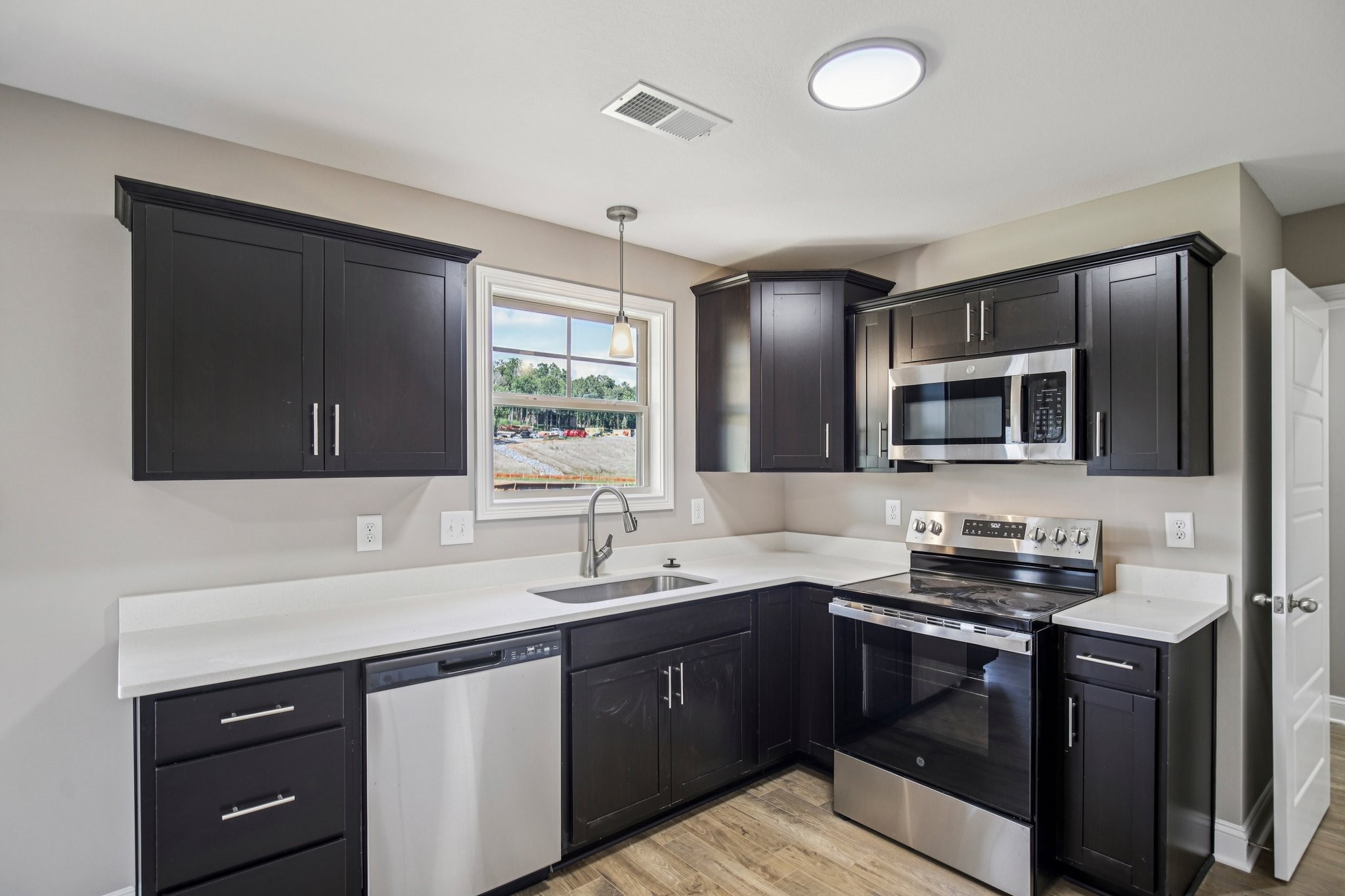 737 Carrillo Dr