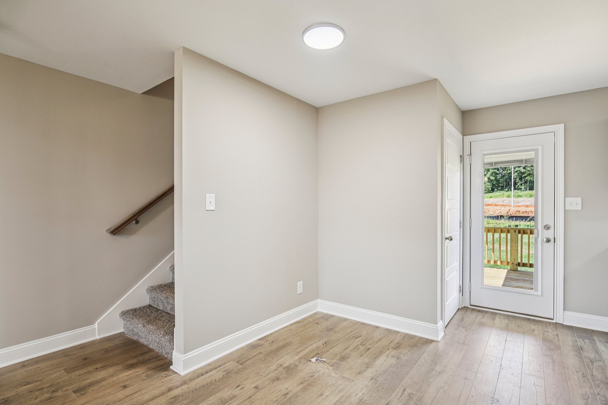 737 Carrillo Dr