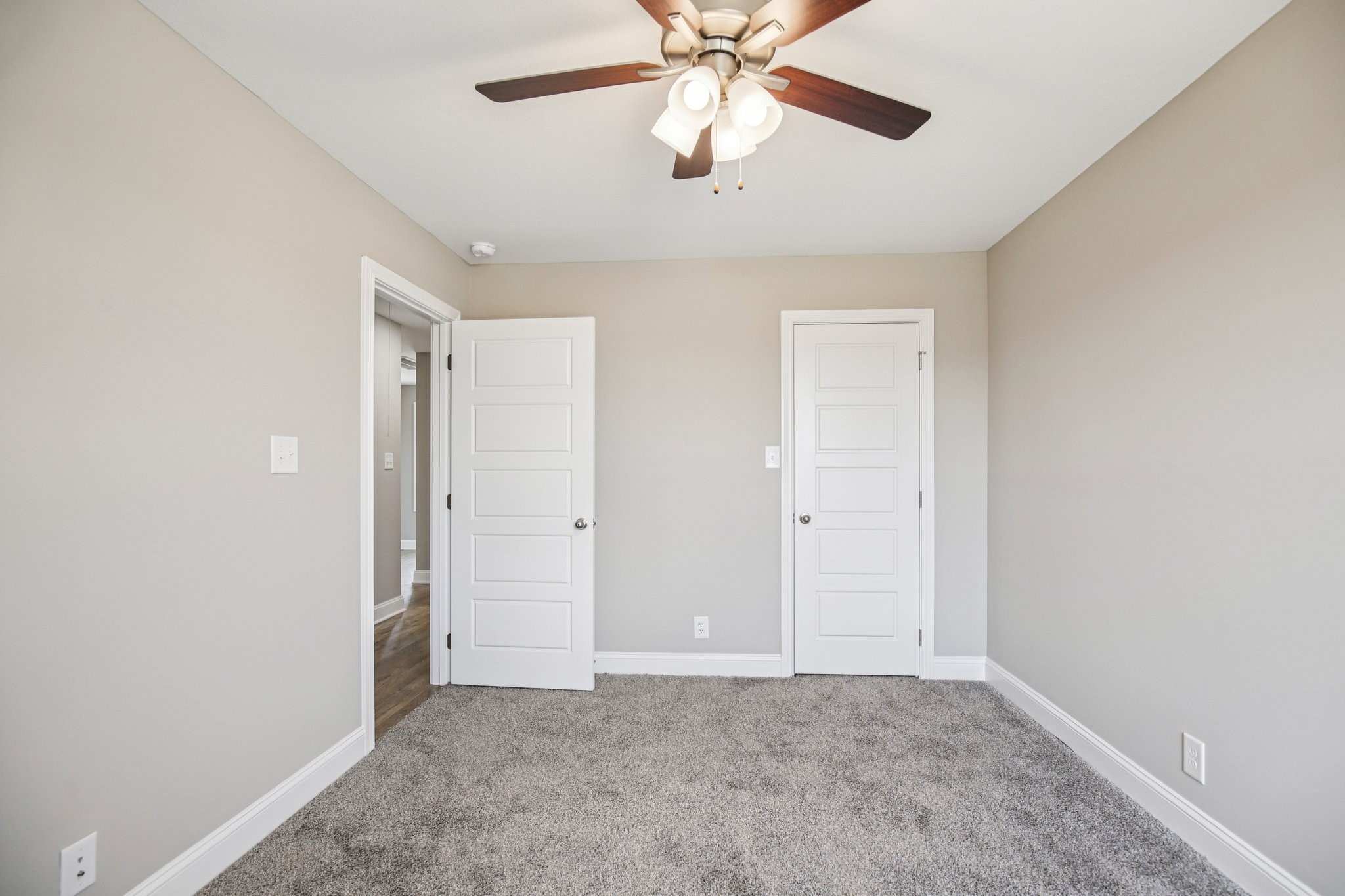 737 Carrillo Dr