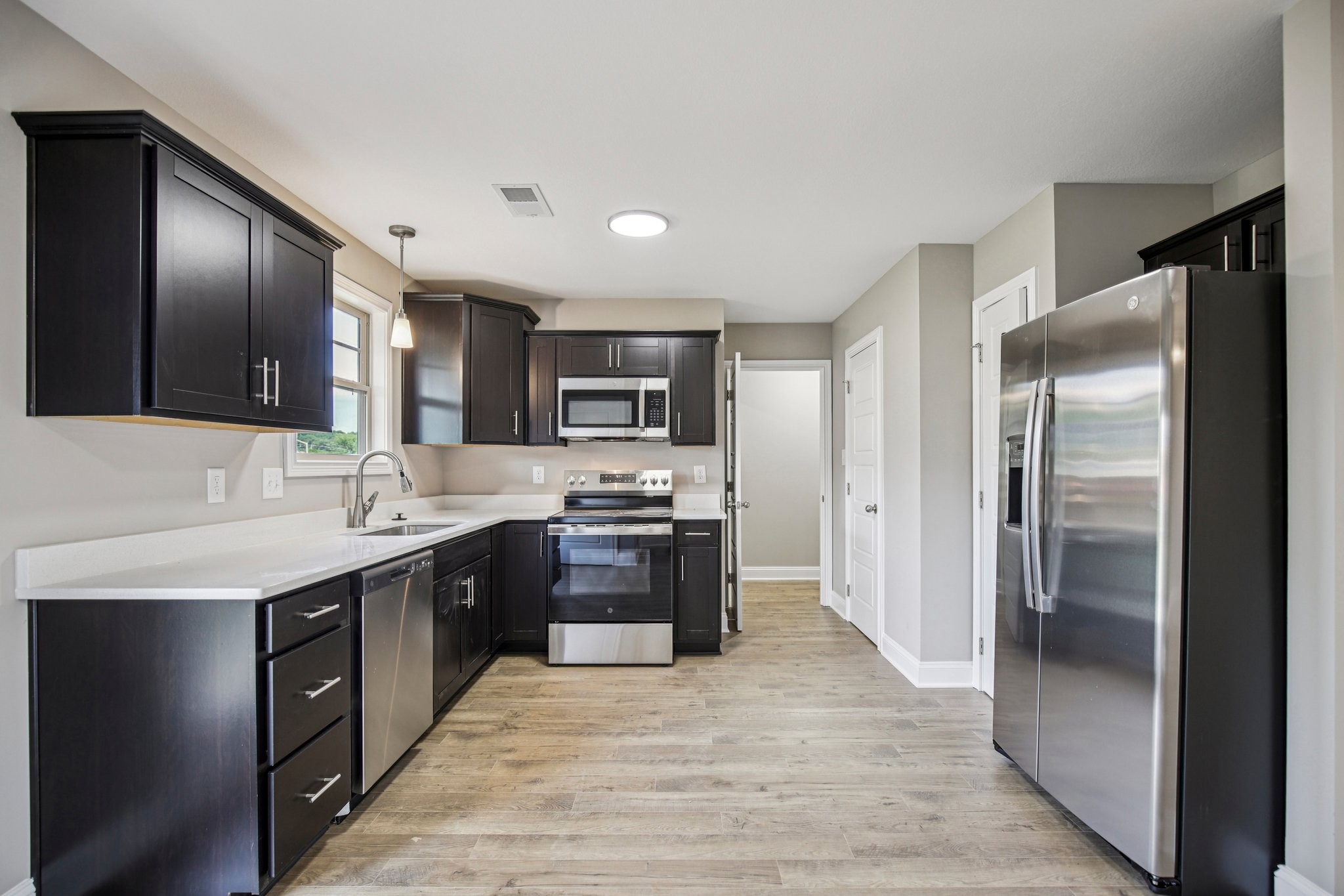 737 Carrillo Dr