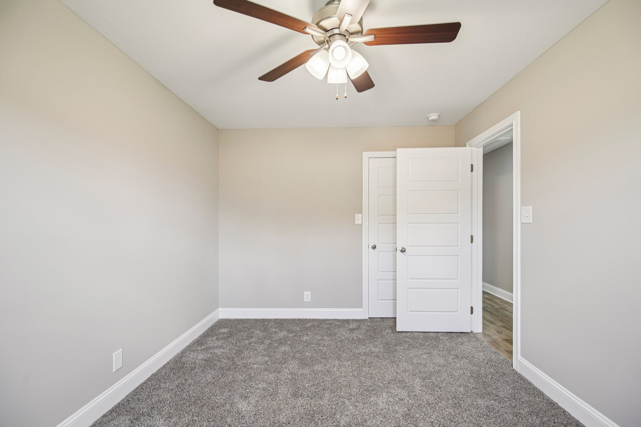 737 Carrillo Dr