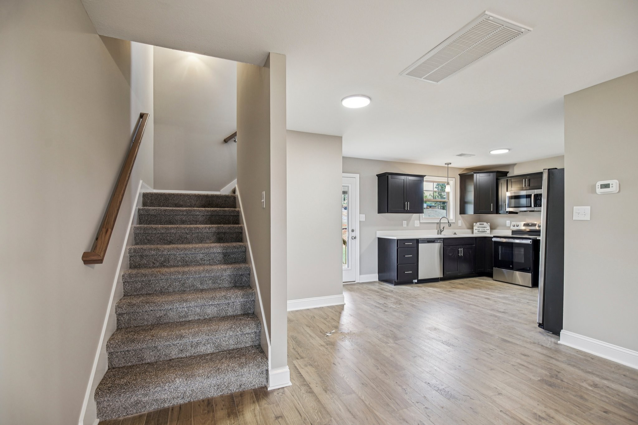 737 Carrillo Dr