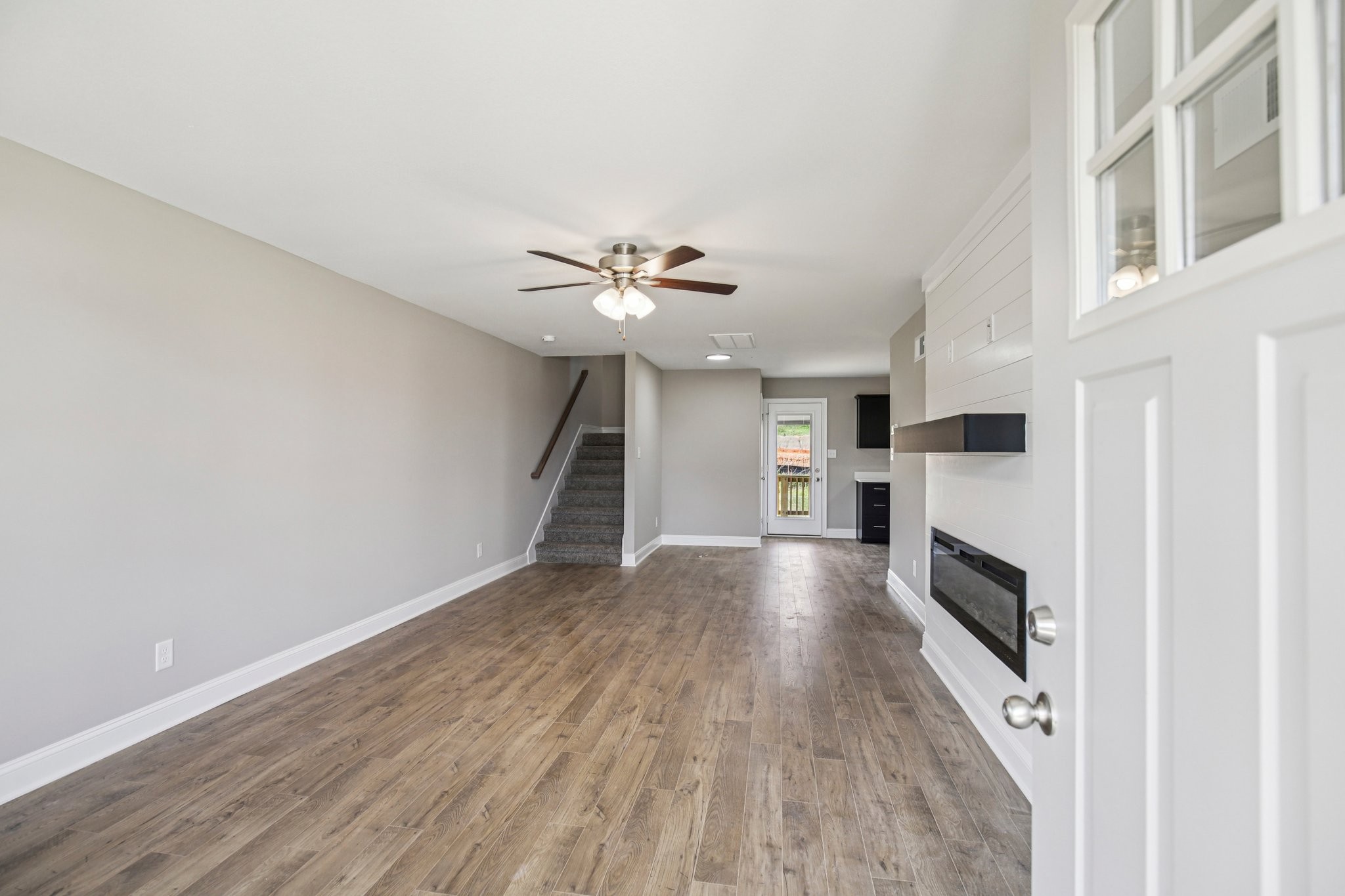 737 Carrillo Dr