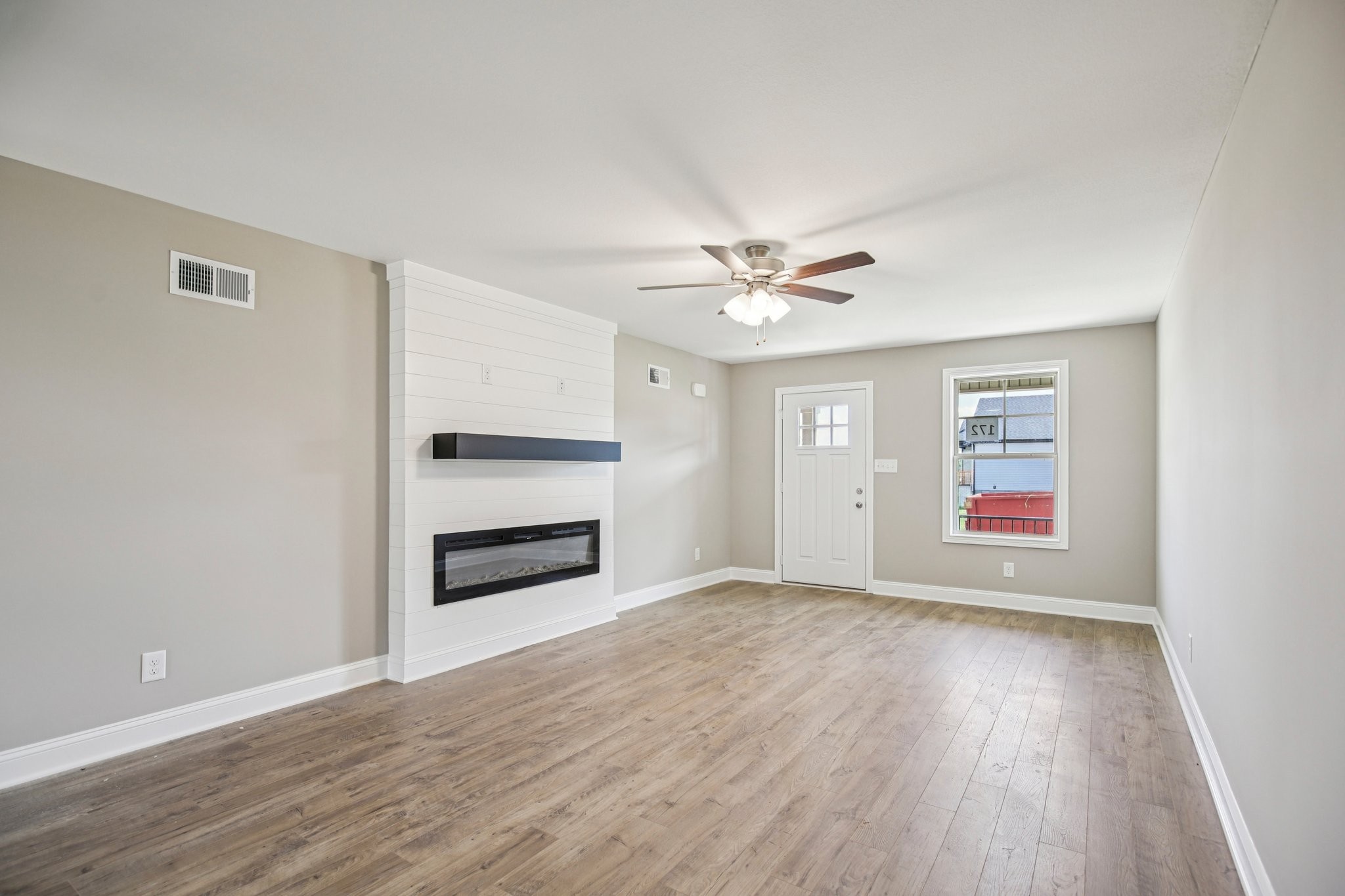 737 Carrillo Dr