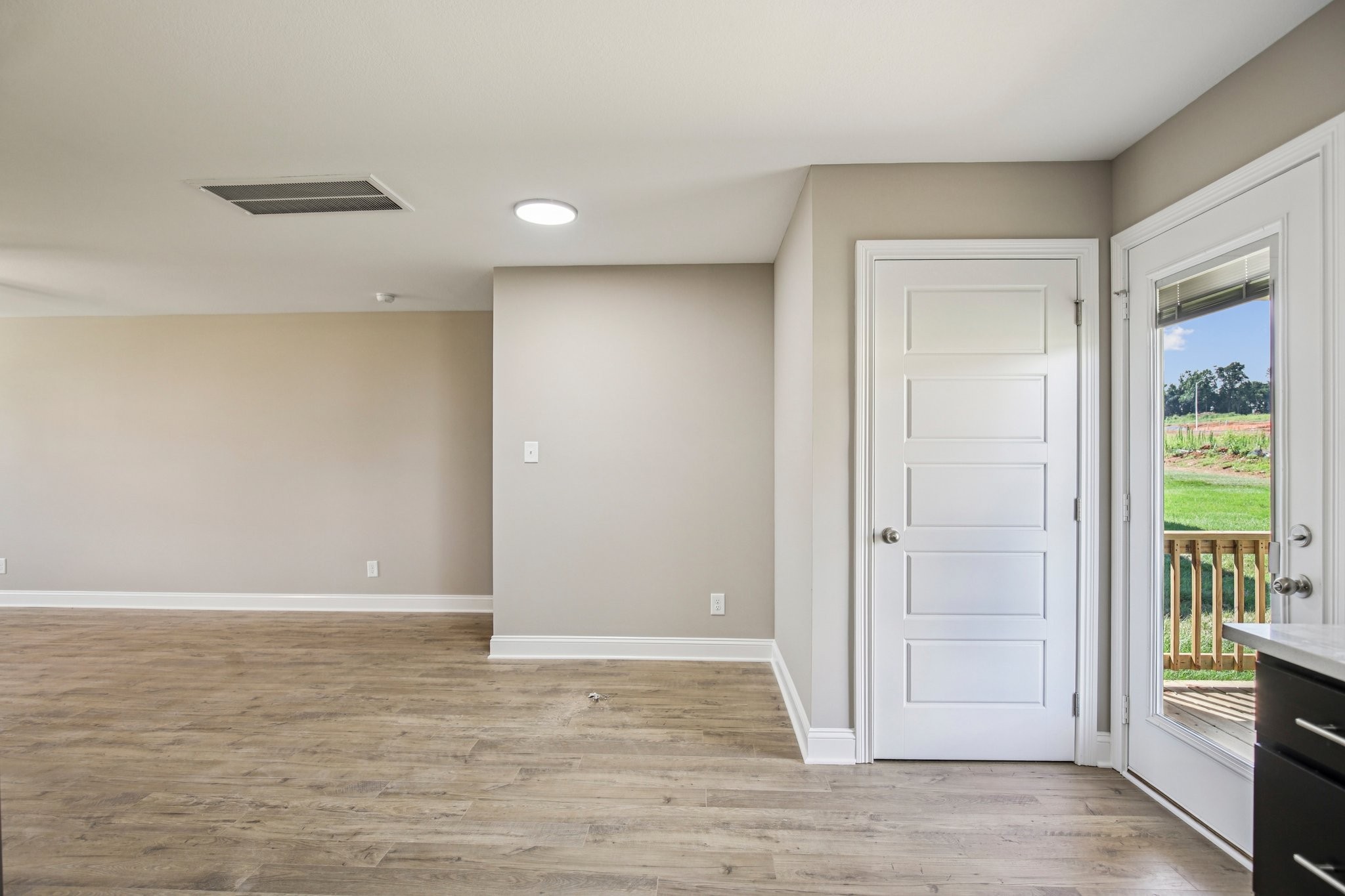 737 Carrillo Dr