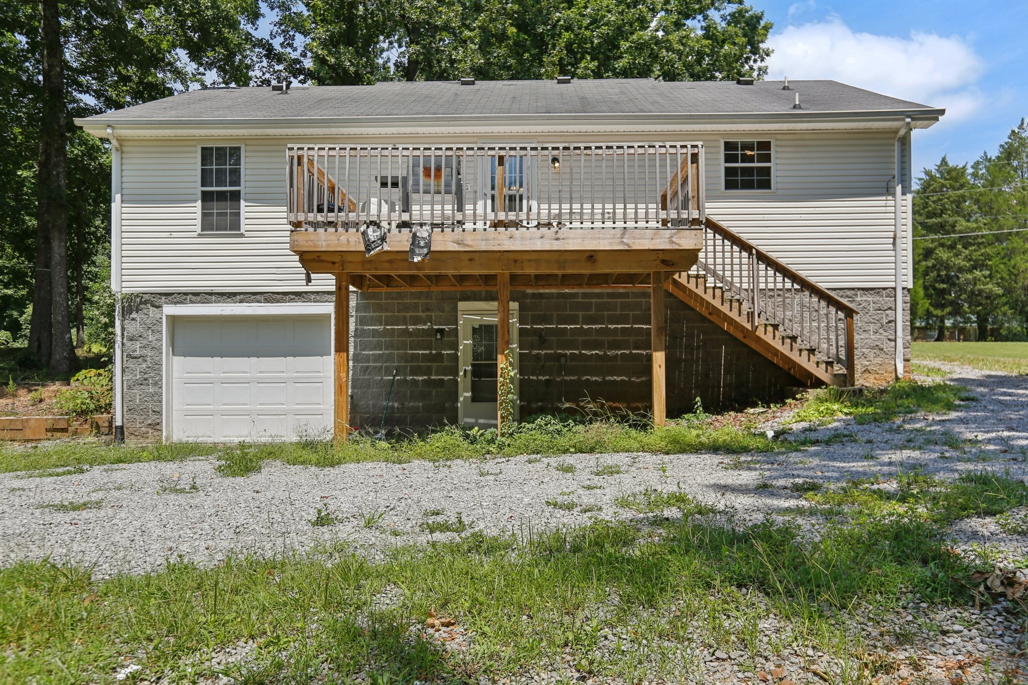 2105 Ferry Rd