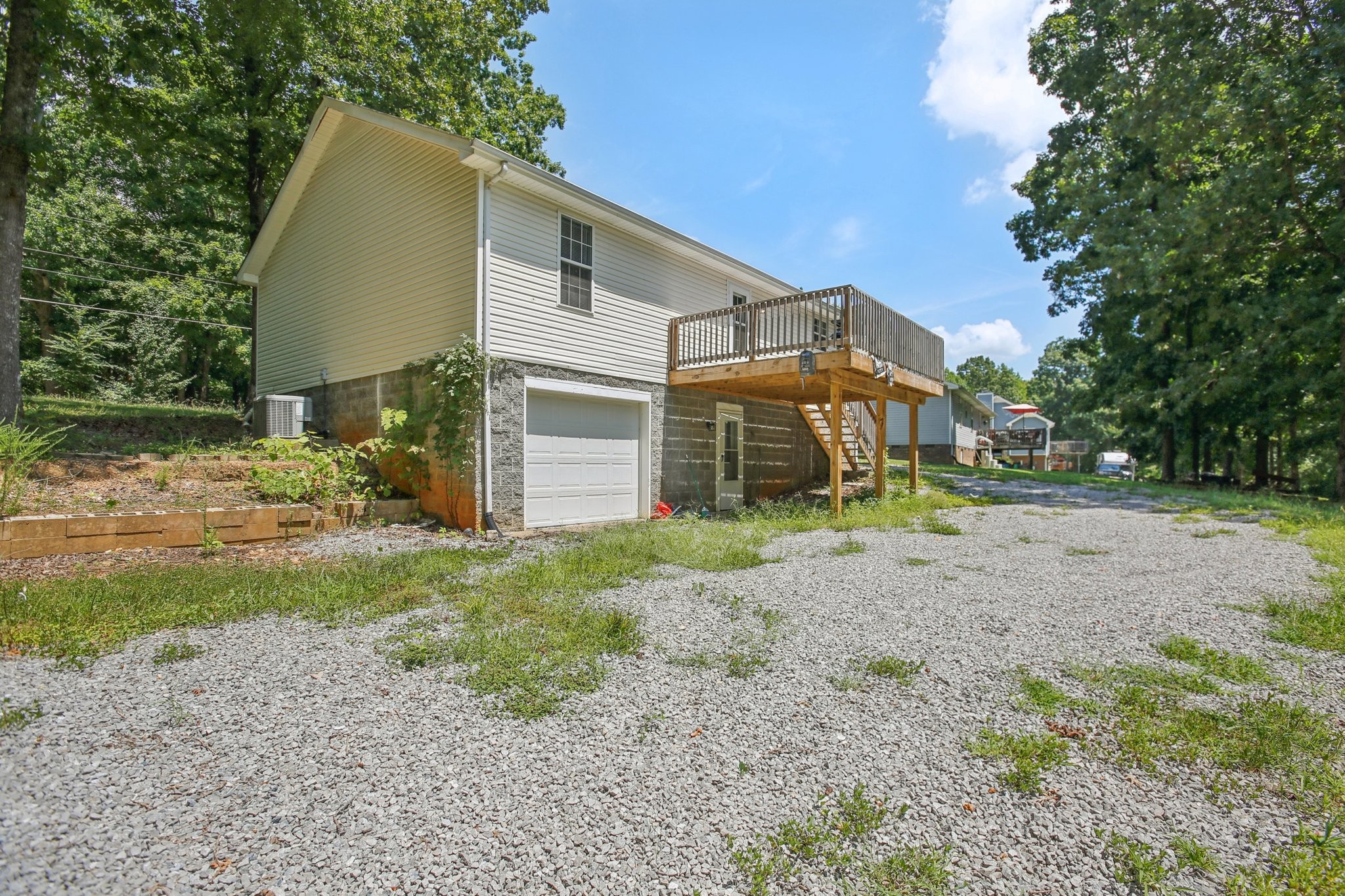 2105 Ferry Rd