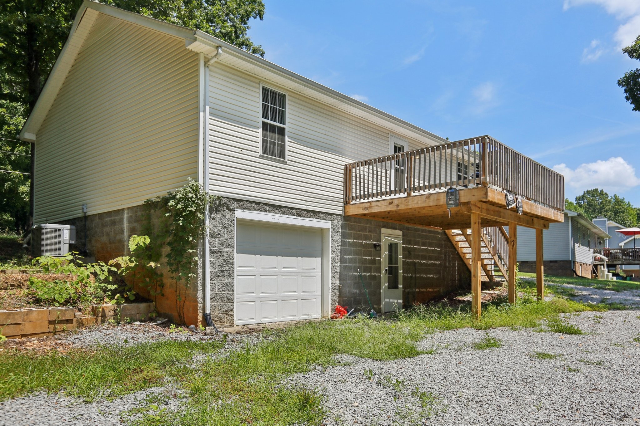 2105 Ferry Rd