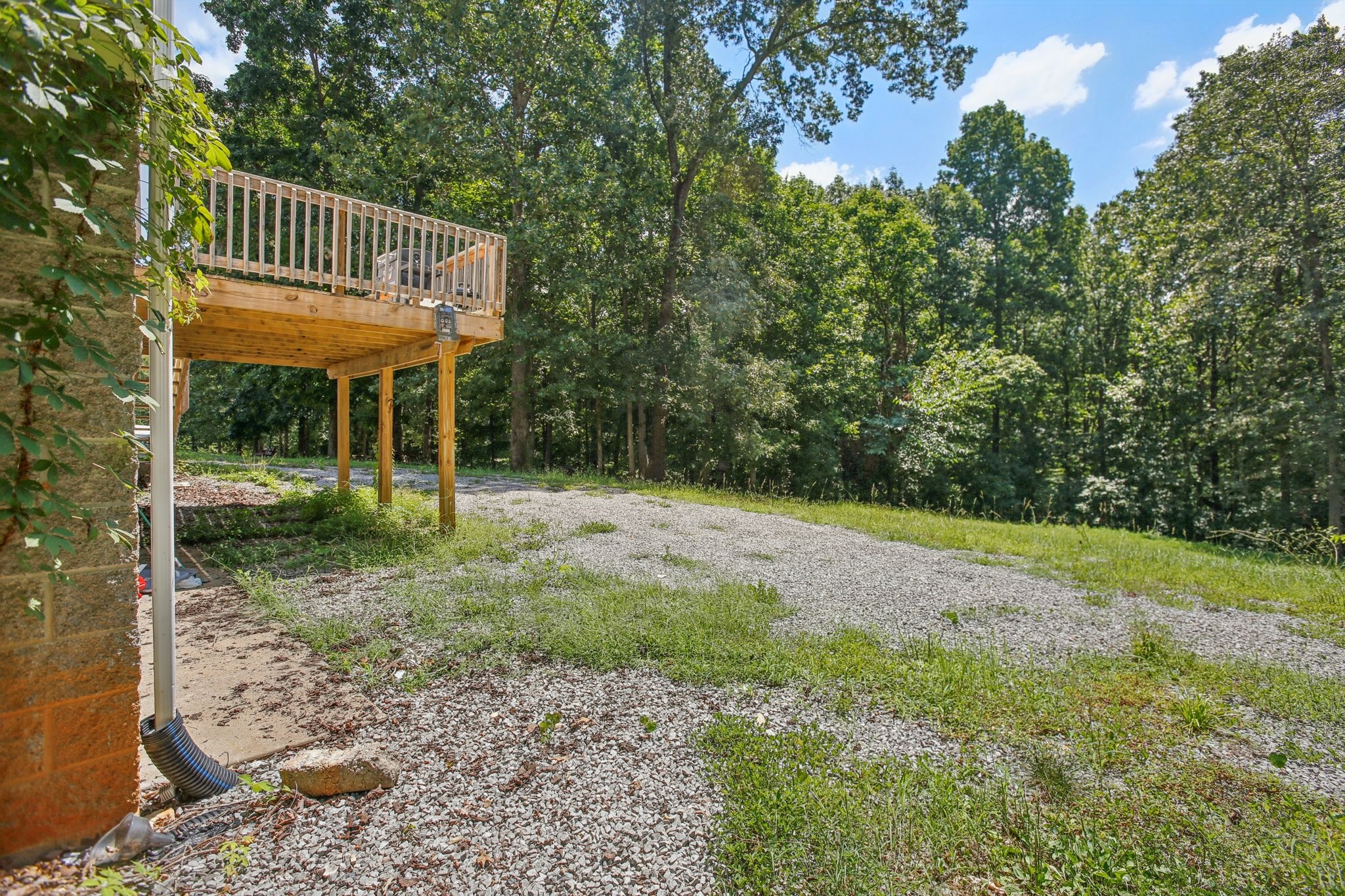 2105 Ferry Rd