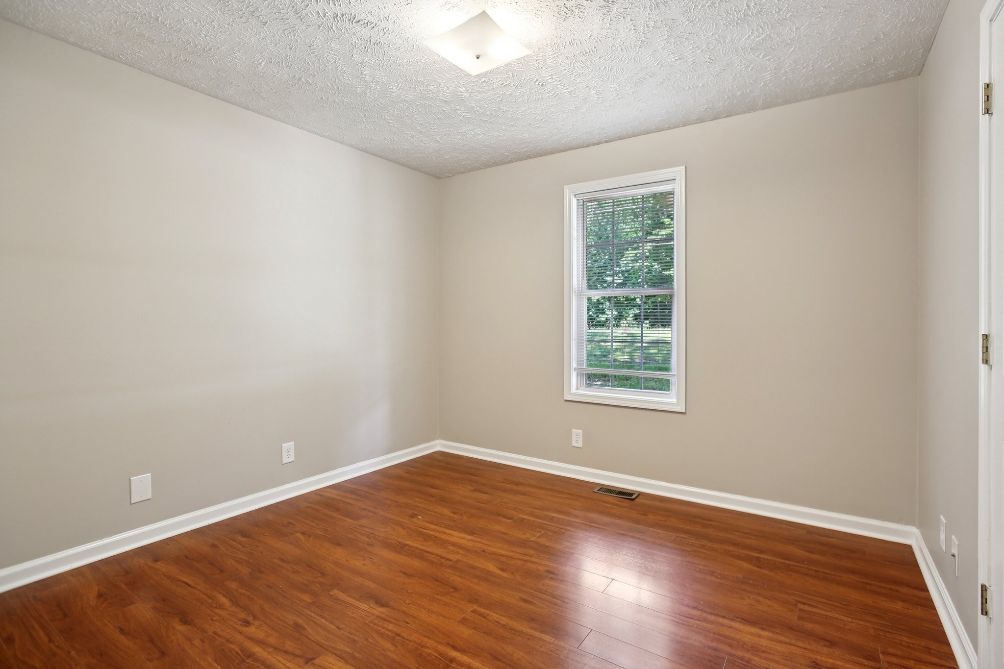 2105 Ferry Rd