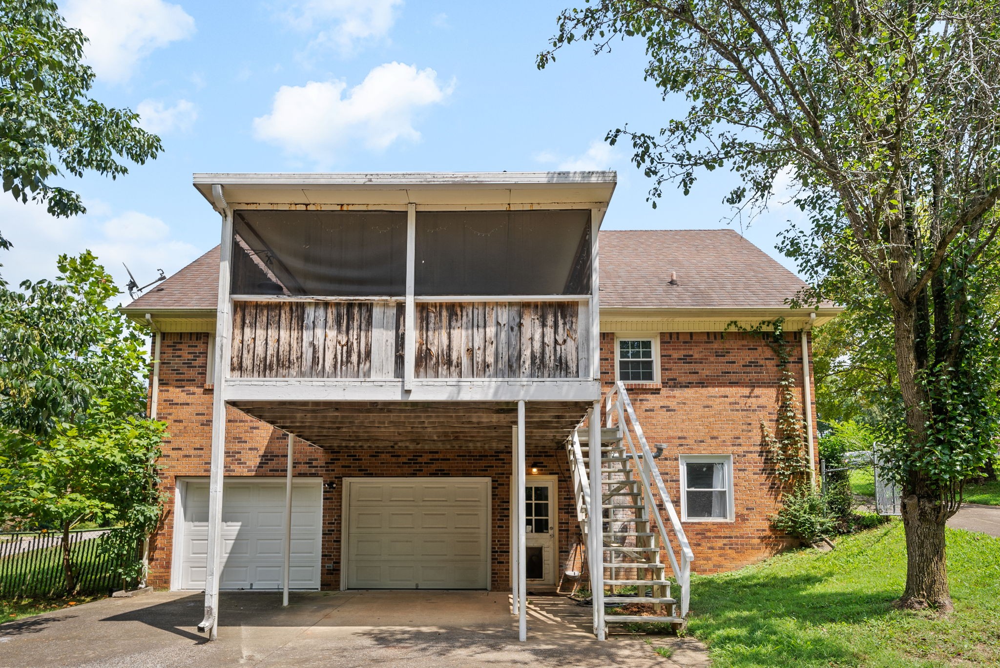1026 Foxmoor Dr