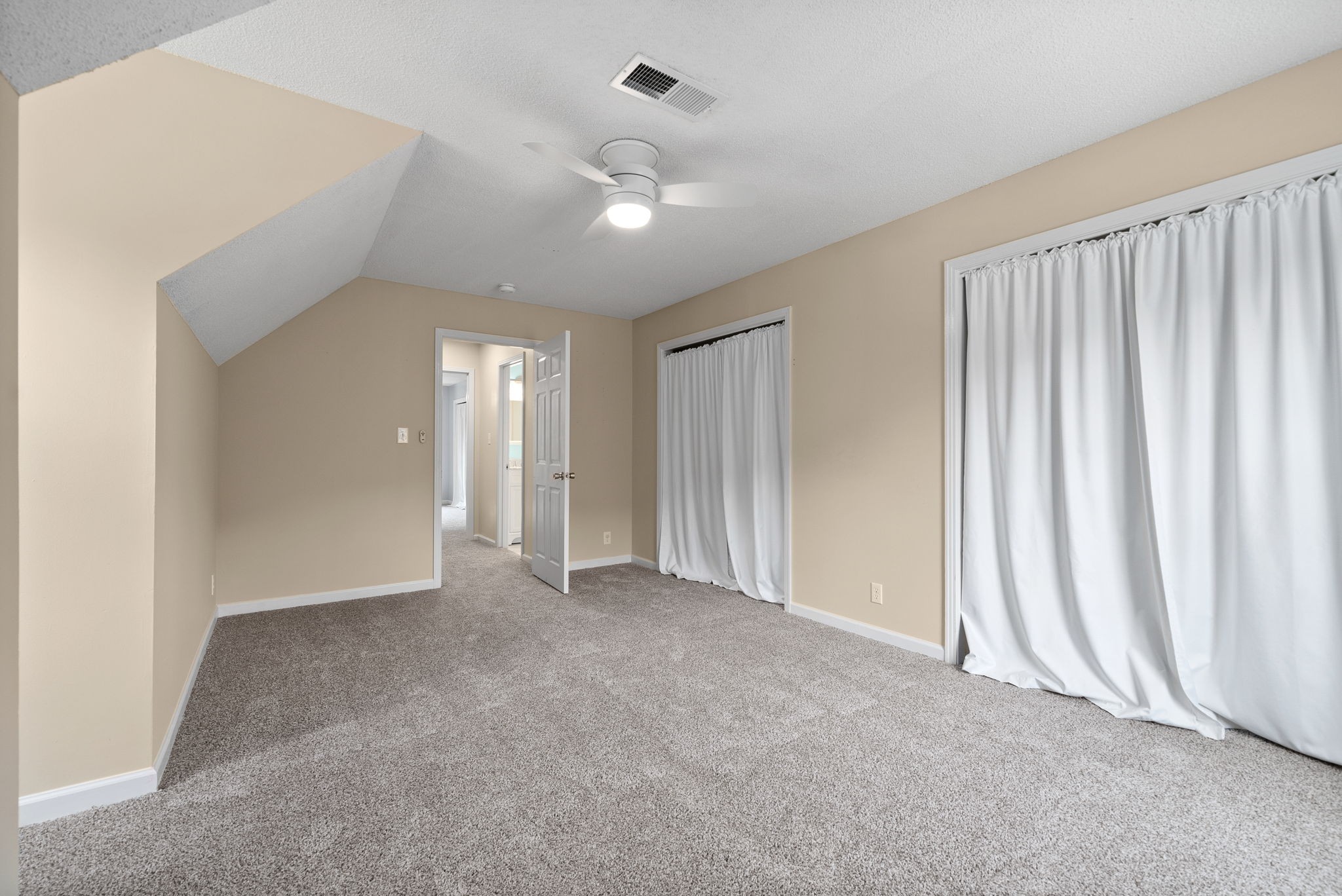 1026 Foxmoor Dr