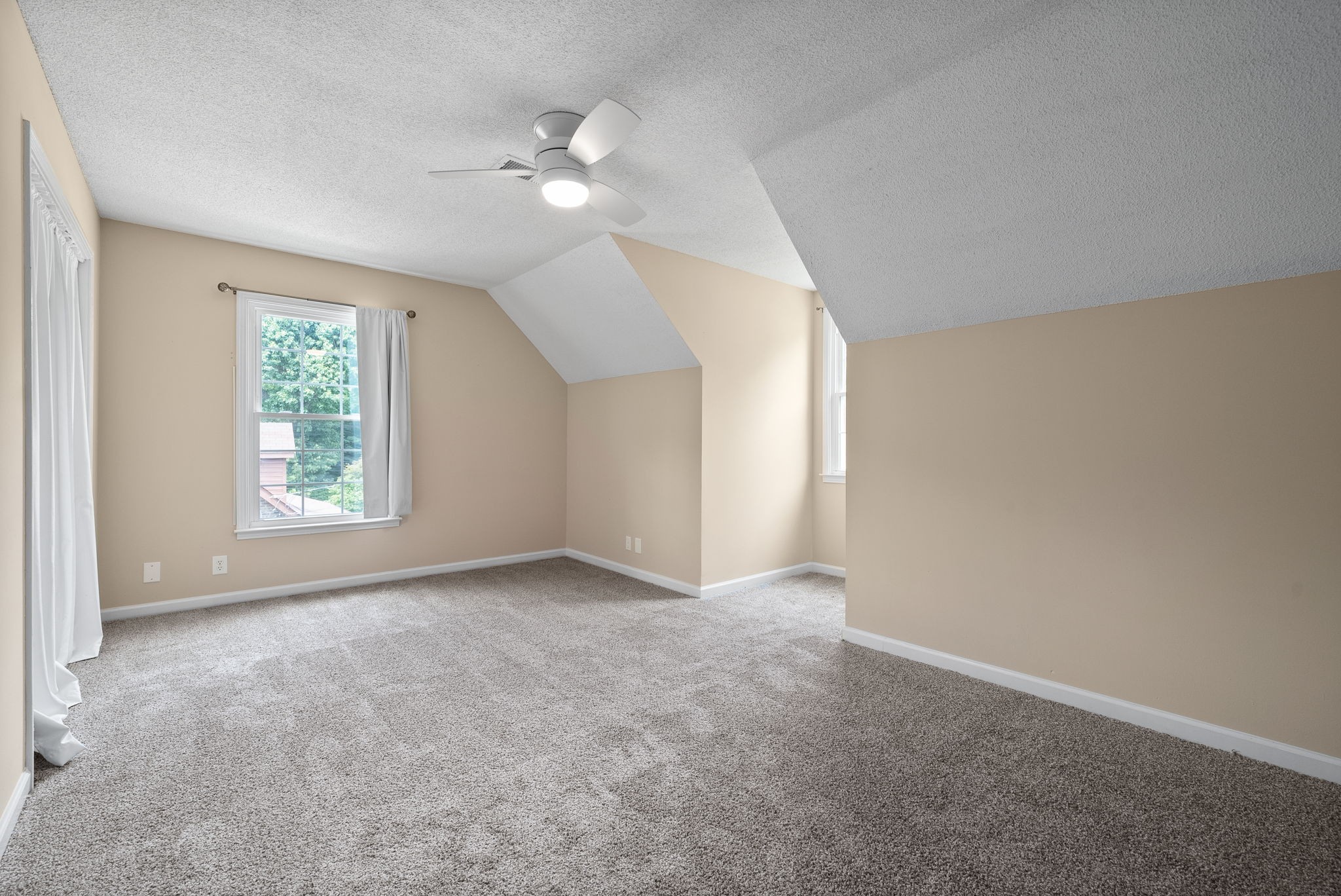 1026 Foxmoor Dr
