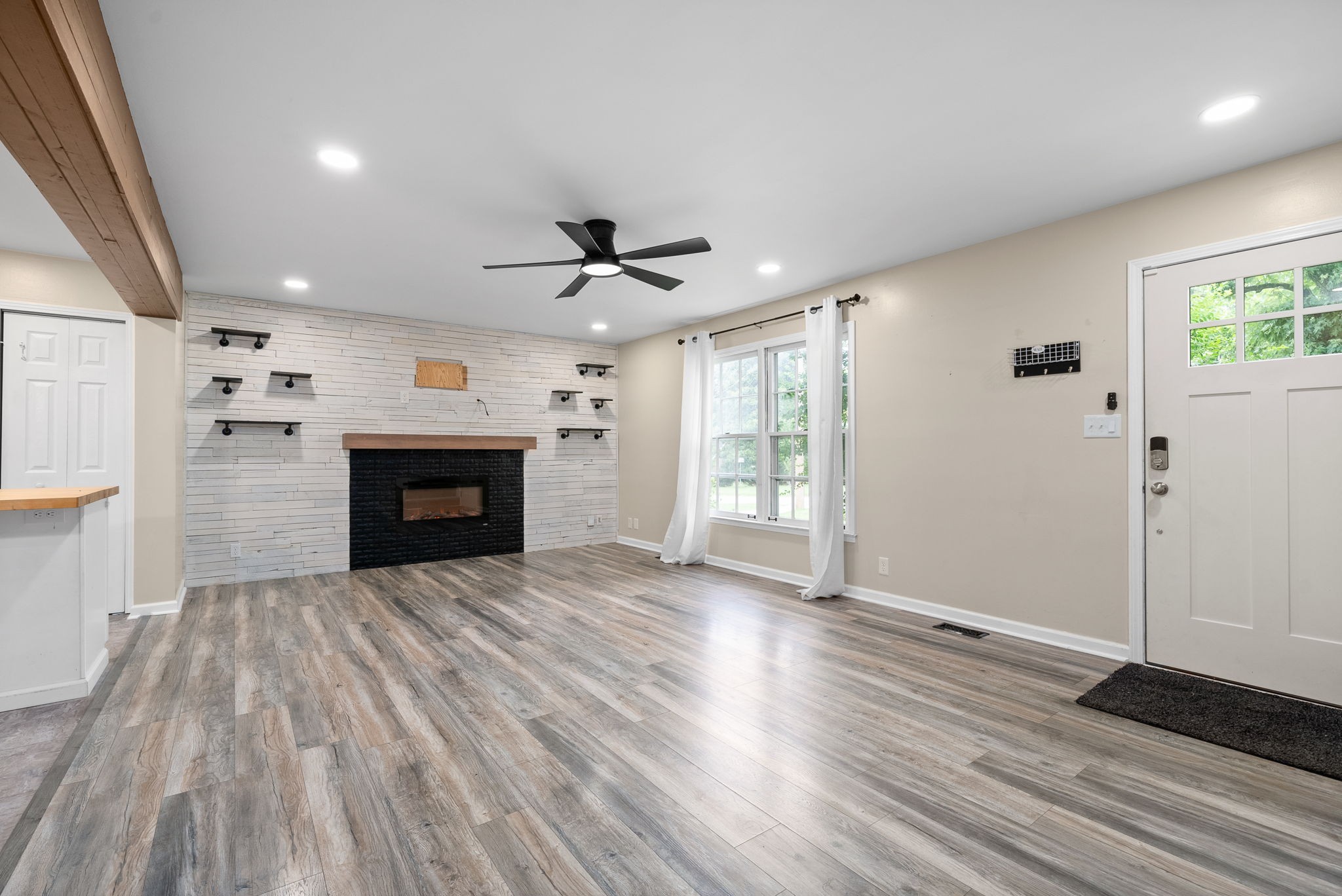 1026 Foxmoor Dr