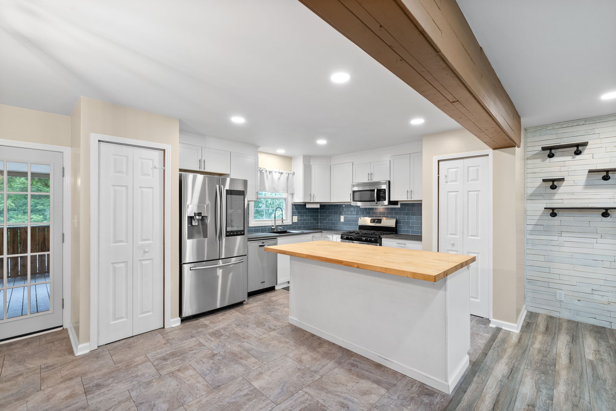1026 Foxmoor Dr