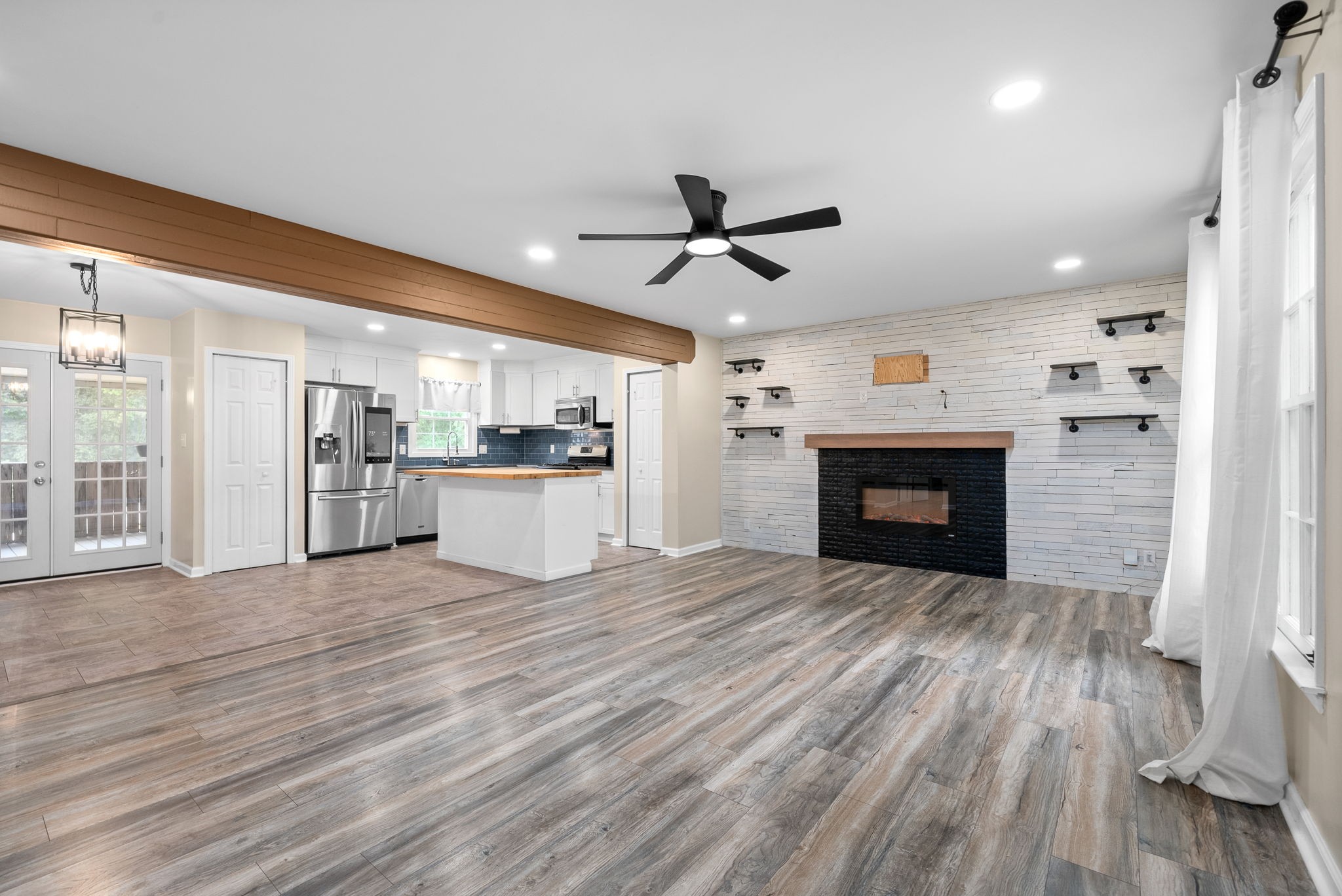 1026 Foxmoor Dr