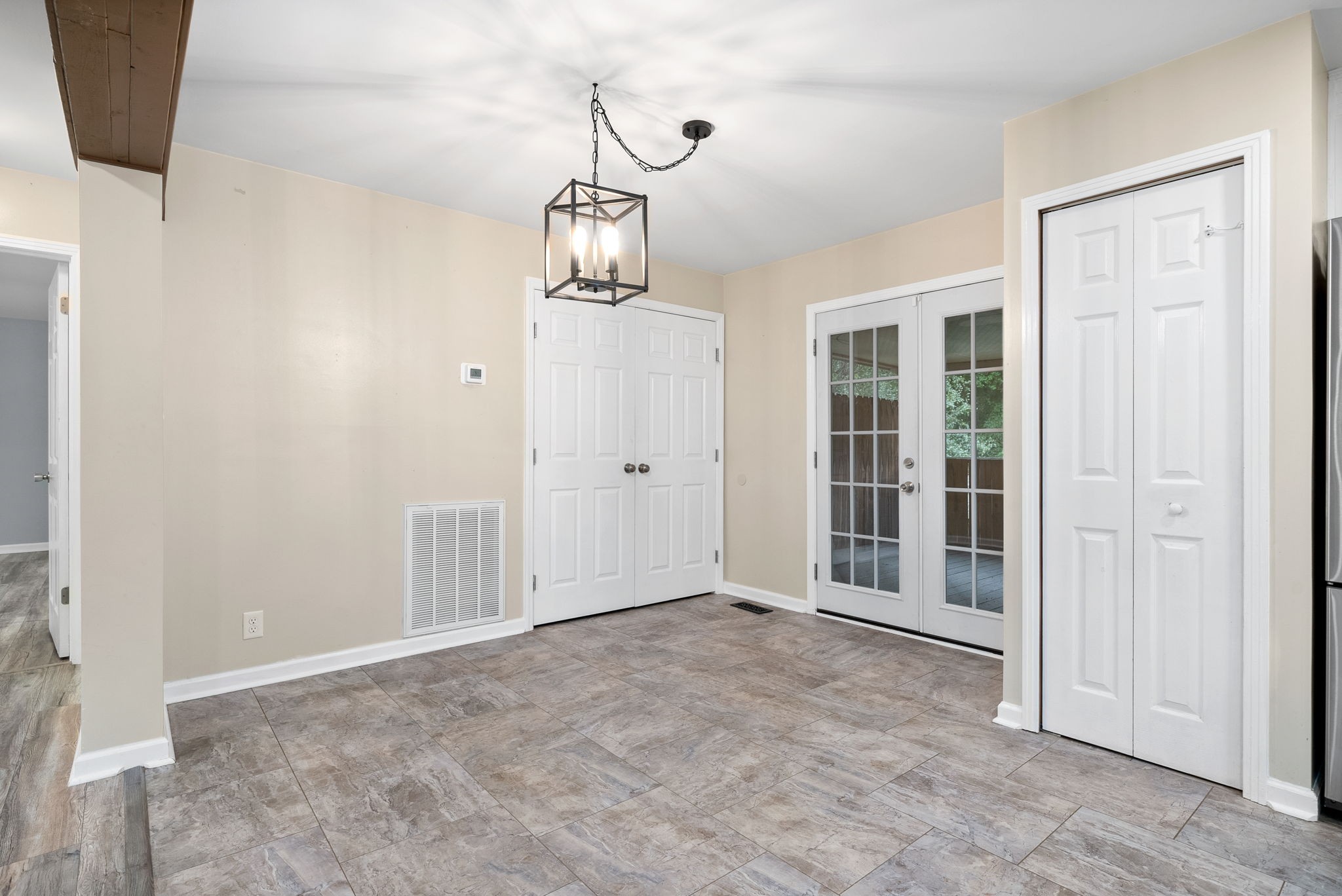 1026 Foxmoor Dr