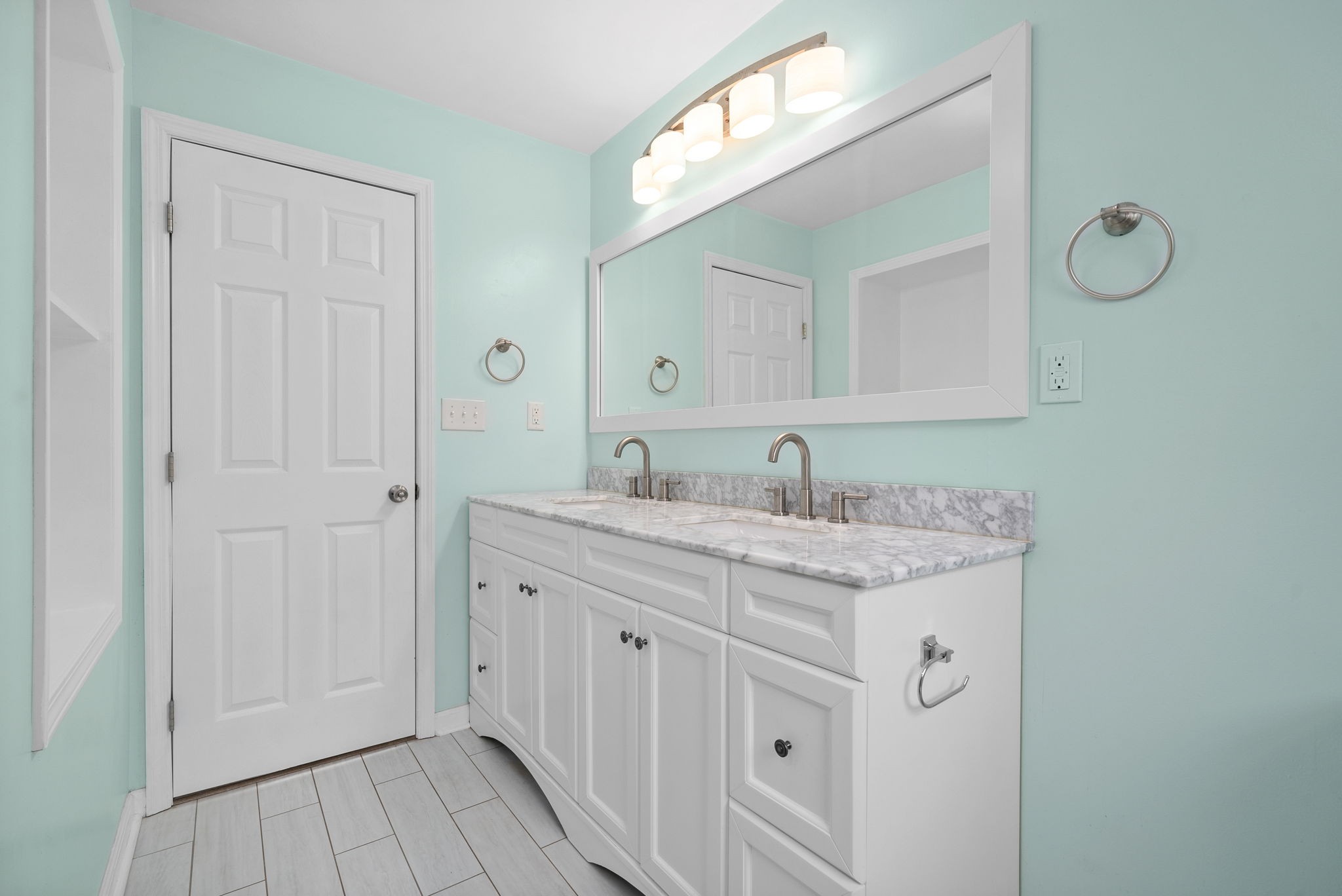 1026 Foxmoor Dr
